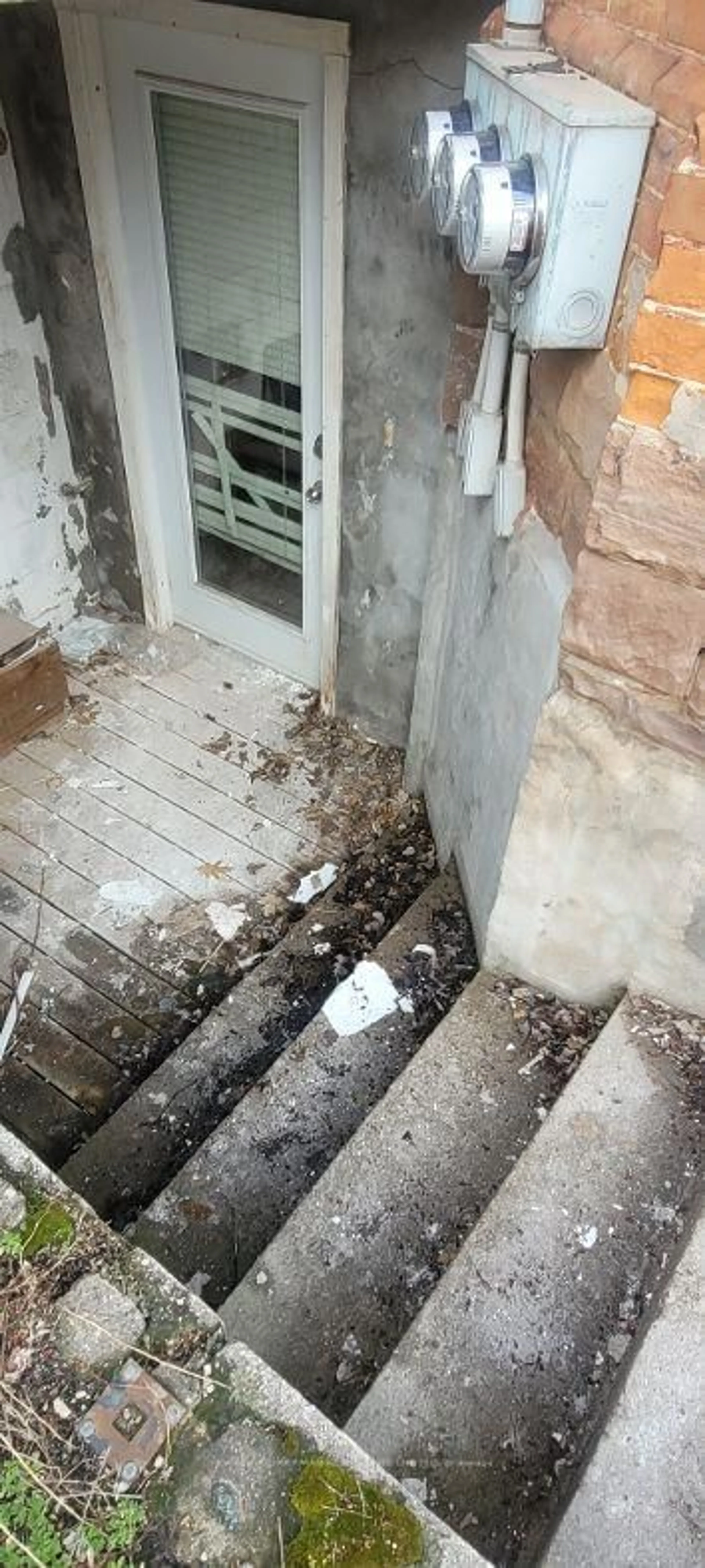 Stairs for 27 Rusholme Rd, Toronto Ontario M6J 3H3
