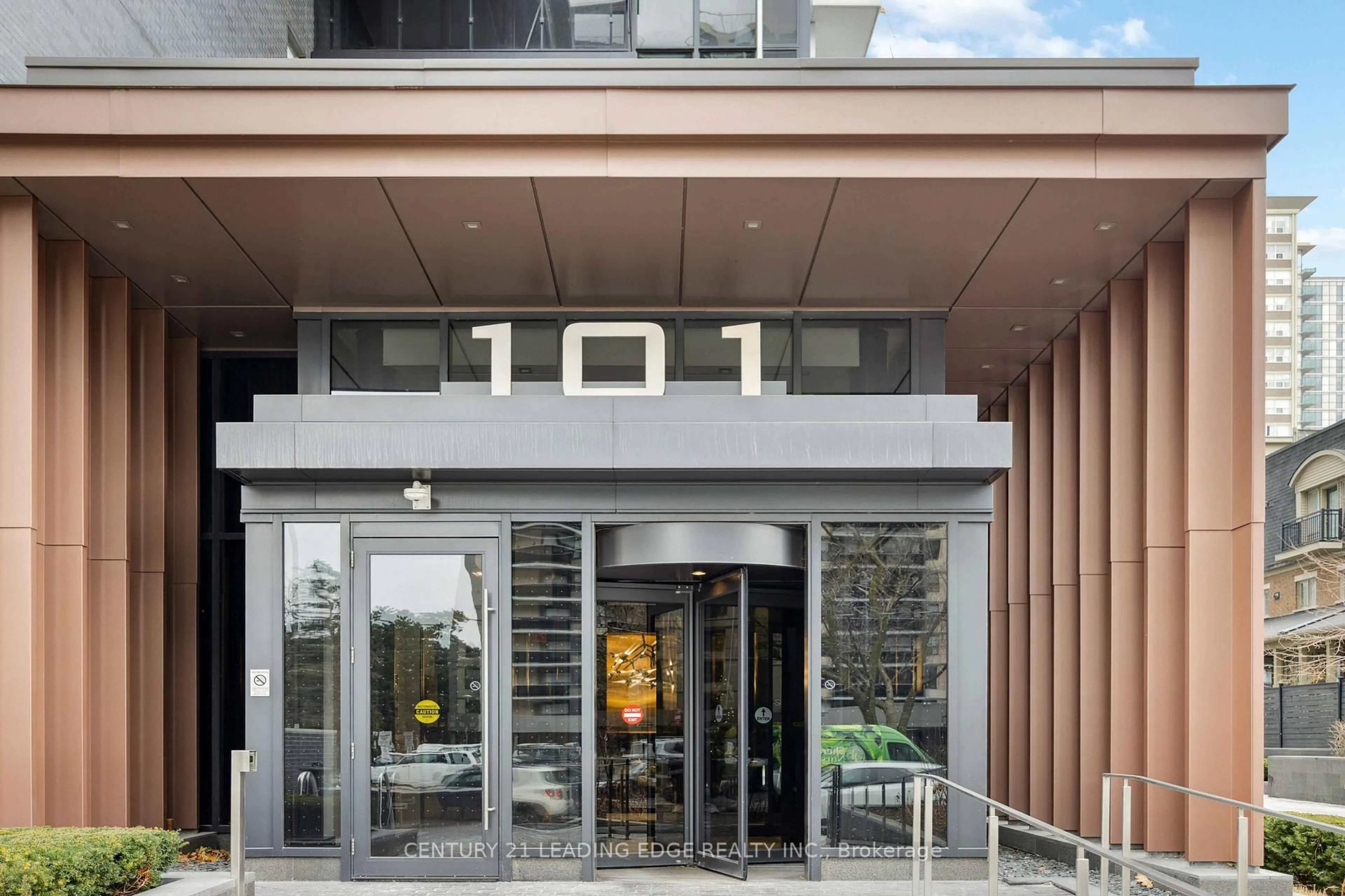 Indoor foyer for 101 Erskine Ave #208, Toronto Ontario M4P 1Y5