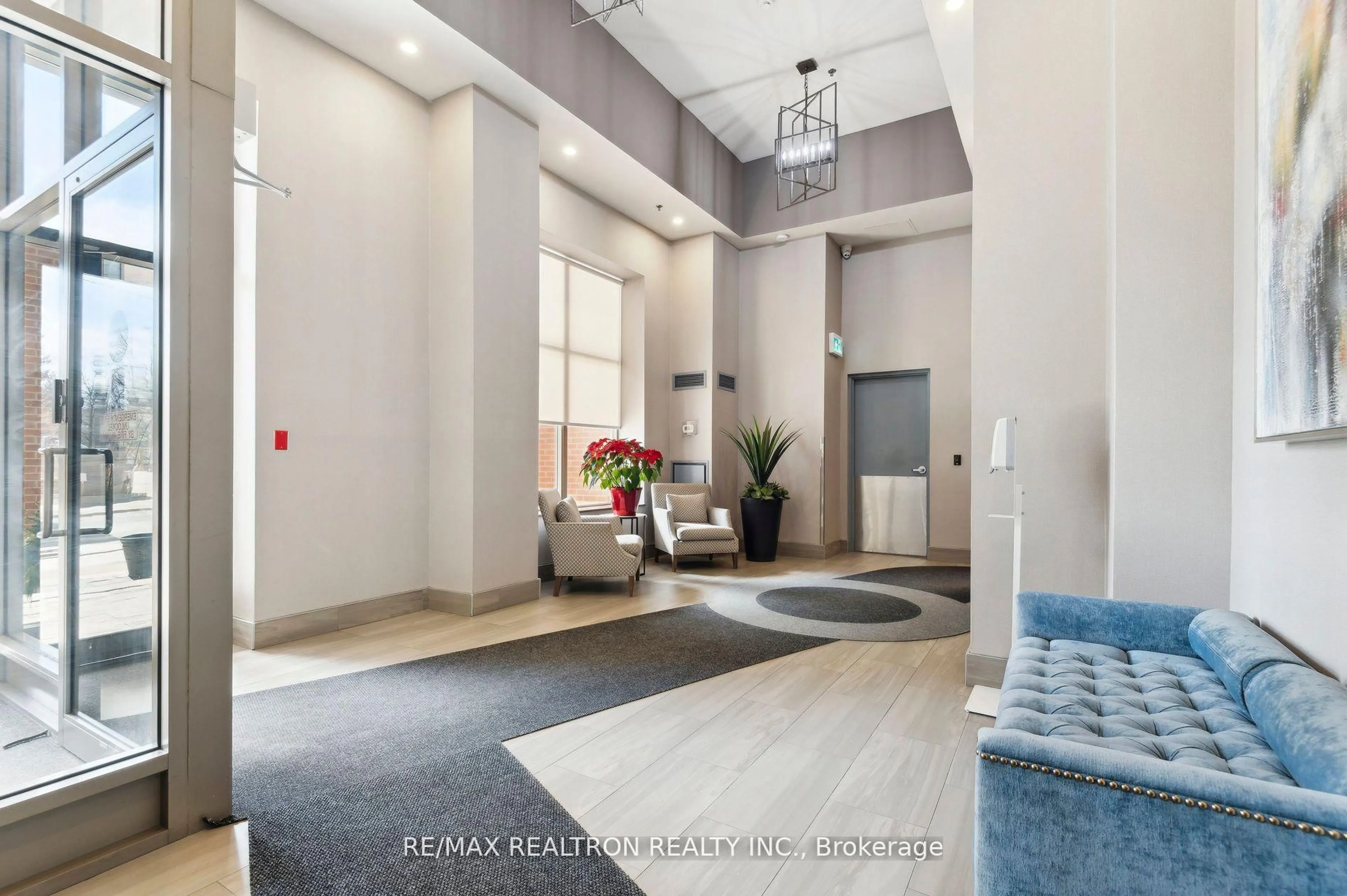 Indoor foyer for 18 Merton St #906, Toronto Ontario M4S 3G9