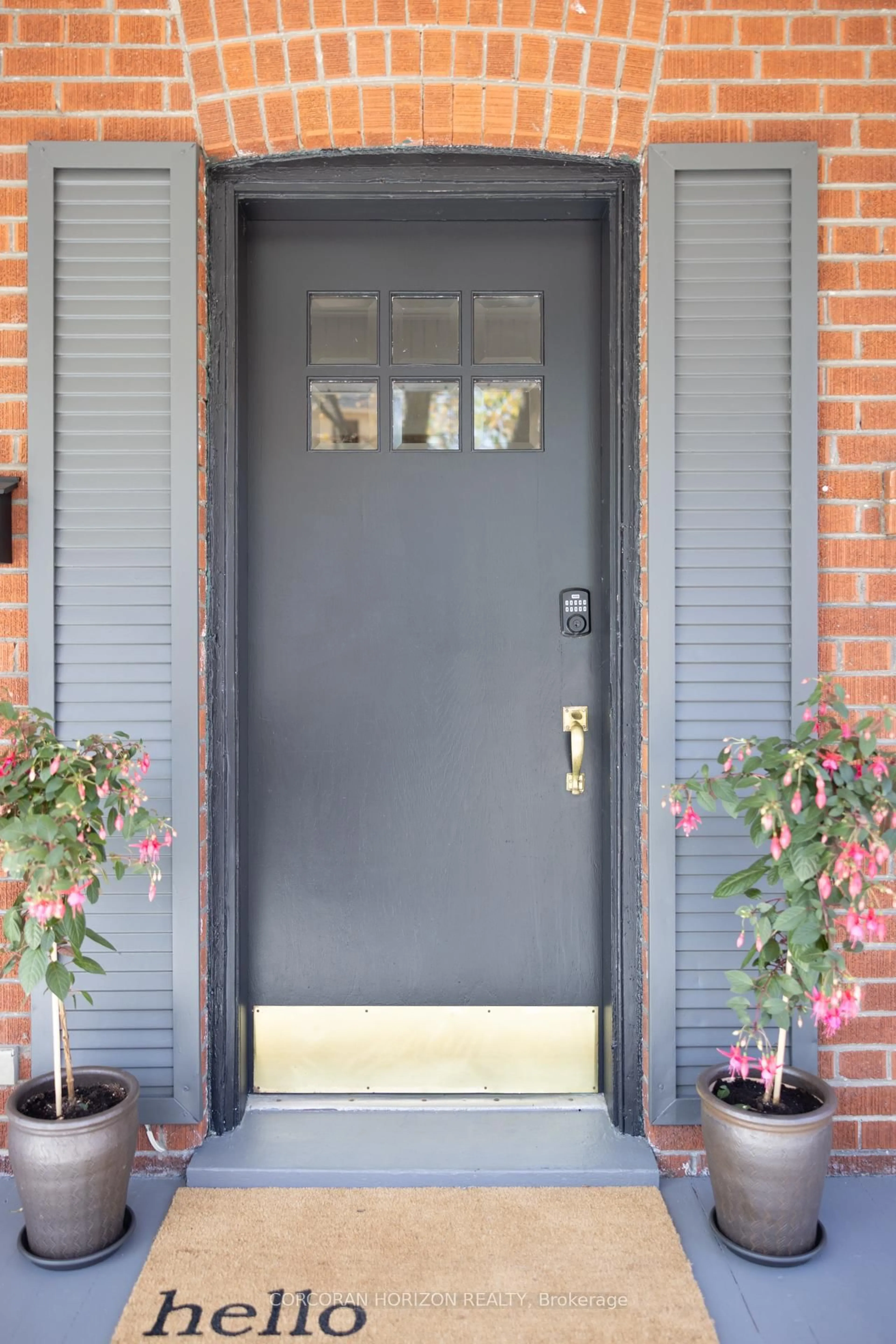 Indoor entryway for 12 Haddon St, Toronto Ontario M5M 3M9