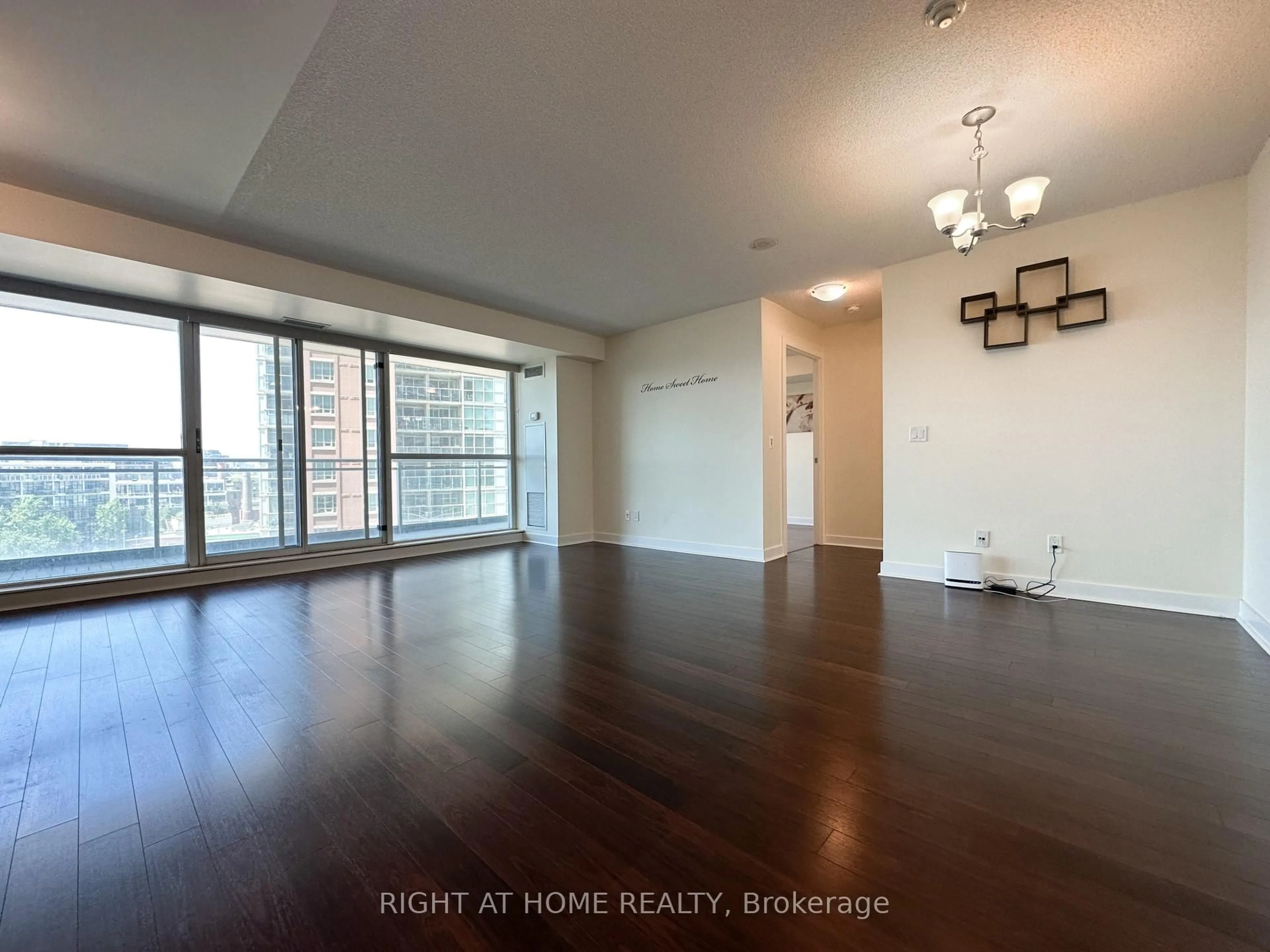 A pic of a room for 100 Western Battery Rd #806, Toronto Ontario M6K 3S2