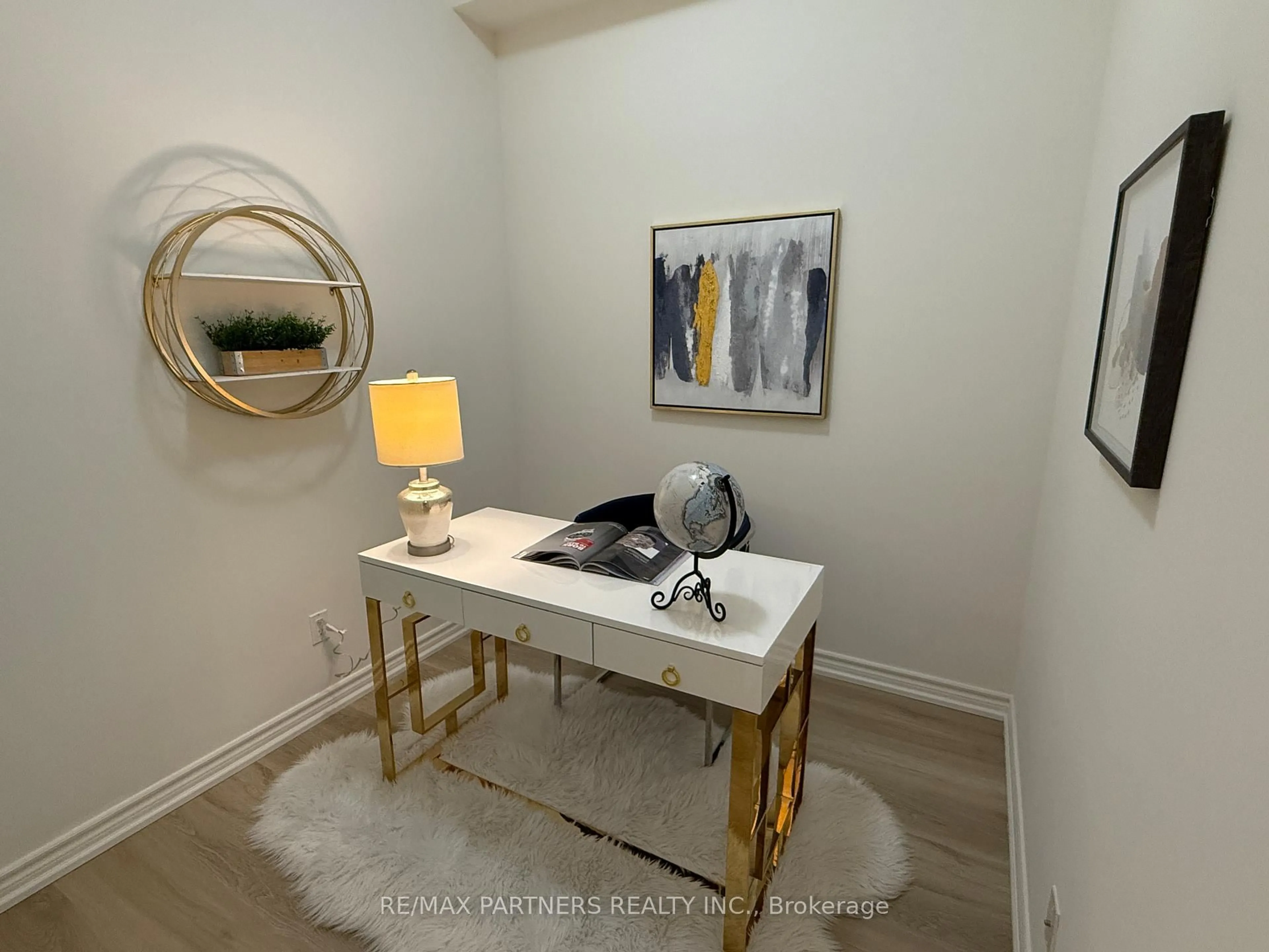 A pic of a room for 435 Richmond St #1106, Toronto Ontario M5V 0N3