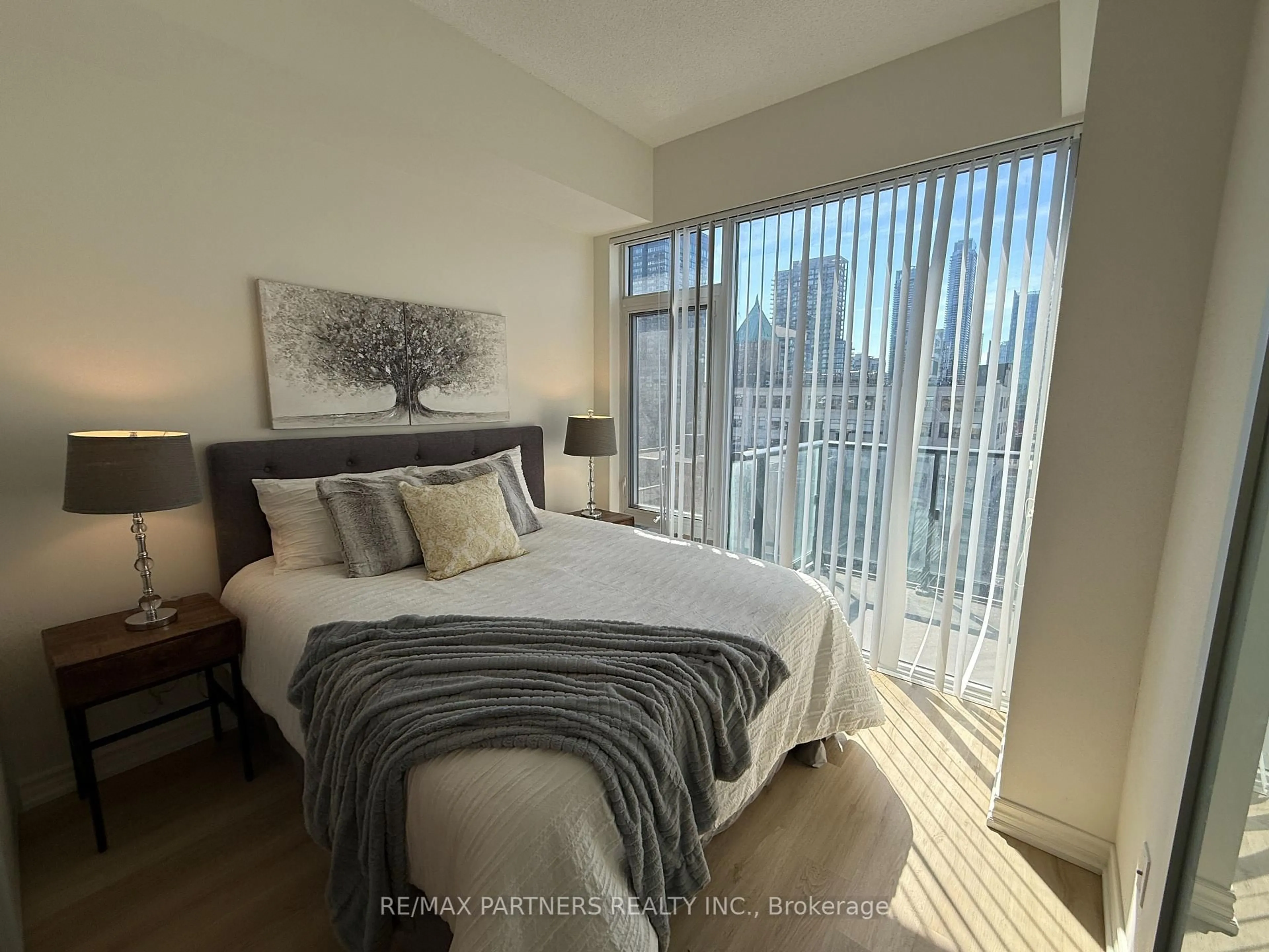Bedroom with bed, unknown for 435 Richmond St #1106, Toronto Ontario M5V 0N3