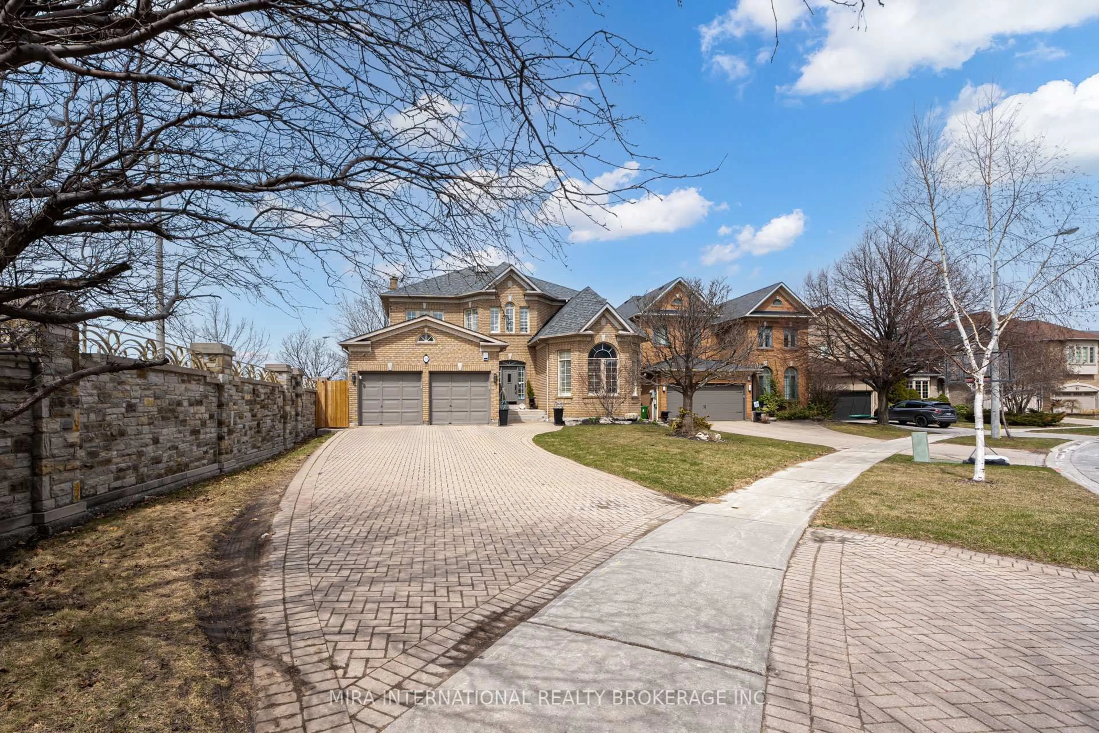 A pic from outside/outdoor area/front of a property/back of a property/a pic from drone, street for 22 Tillingham Keep N/A, Toronto Ontario M3H 6A1