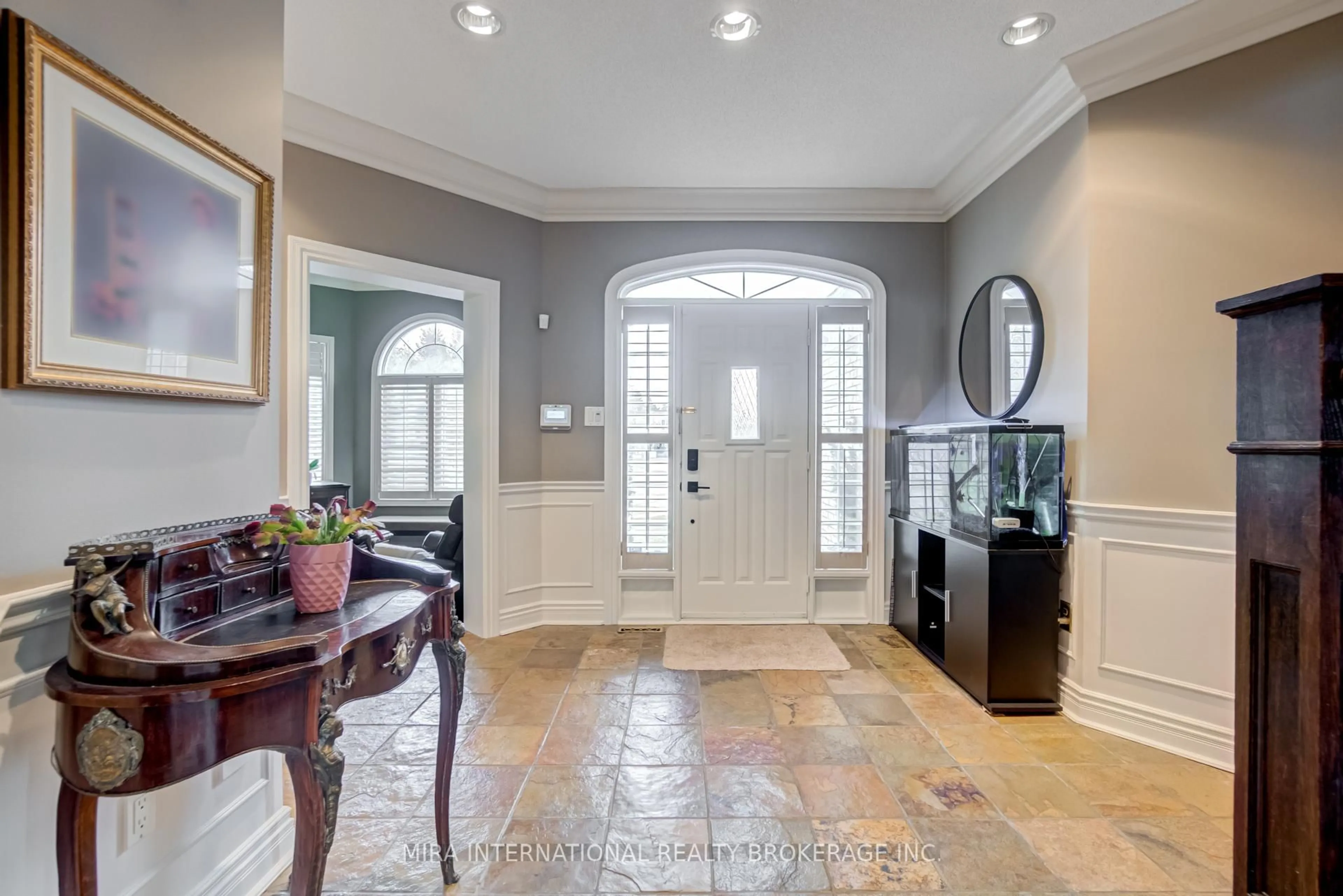 Indoor entryway for 22 Tillingham Keep N/A, Toronto Ontario M3H 6A1