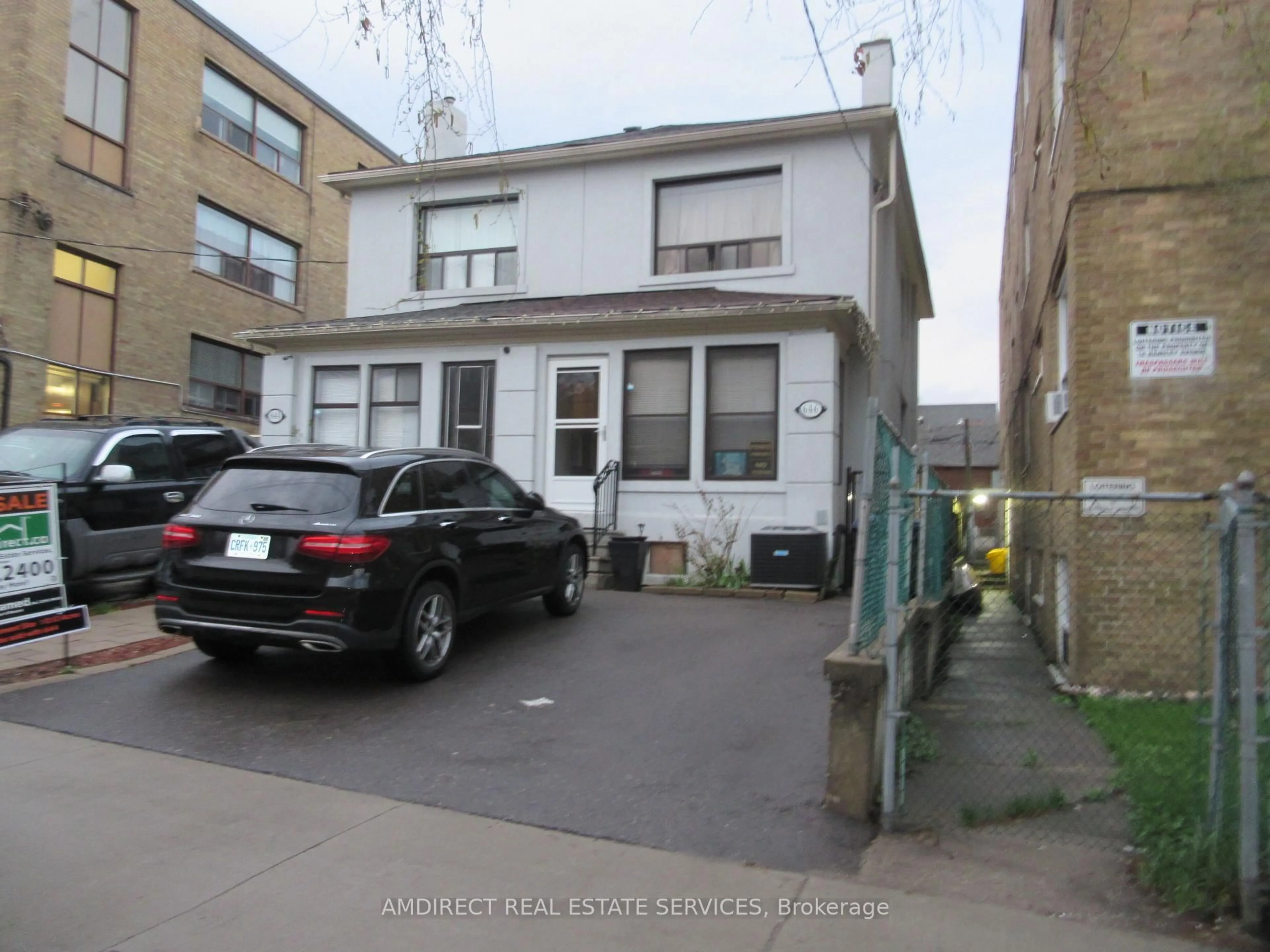 Unknown for 646 Vaughan Rd Rd, Toronto Ontario M6E 2Y3
