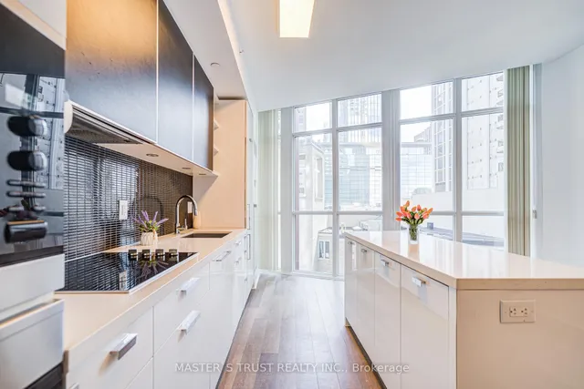 Additional property image - 32 Davenport Rd Unit 416