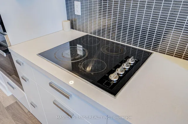 Additional property image - 32 Davenport Rd Unit 416