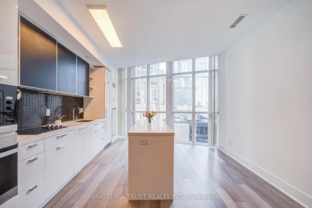 Additional property image - 32 Davenport Rd Unit 416