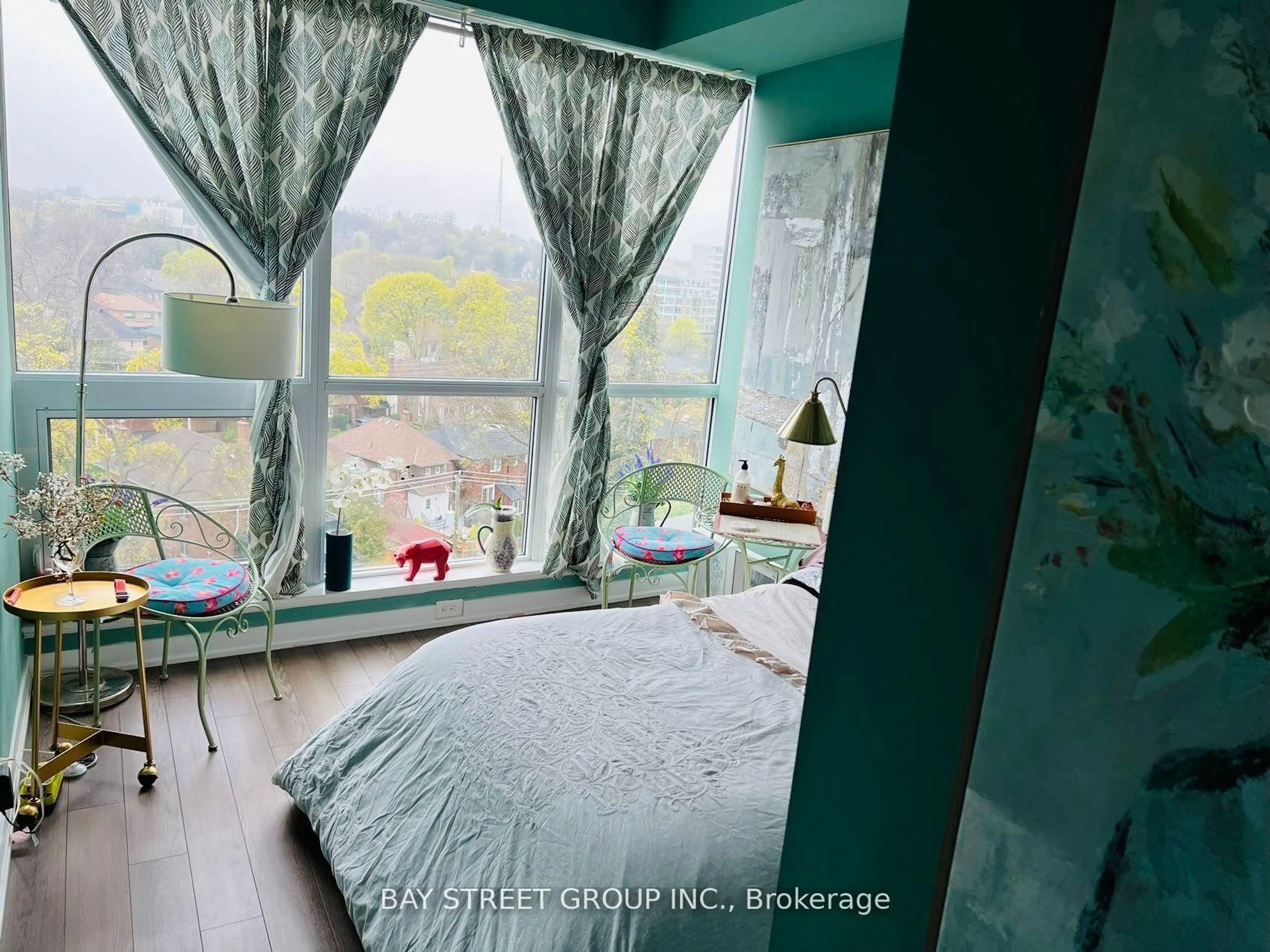 A pic of a room for 60 Berwick Ave #911, Toronto Ontario M5P 1H1