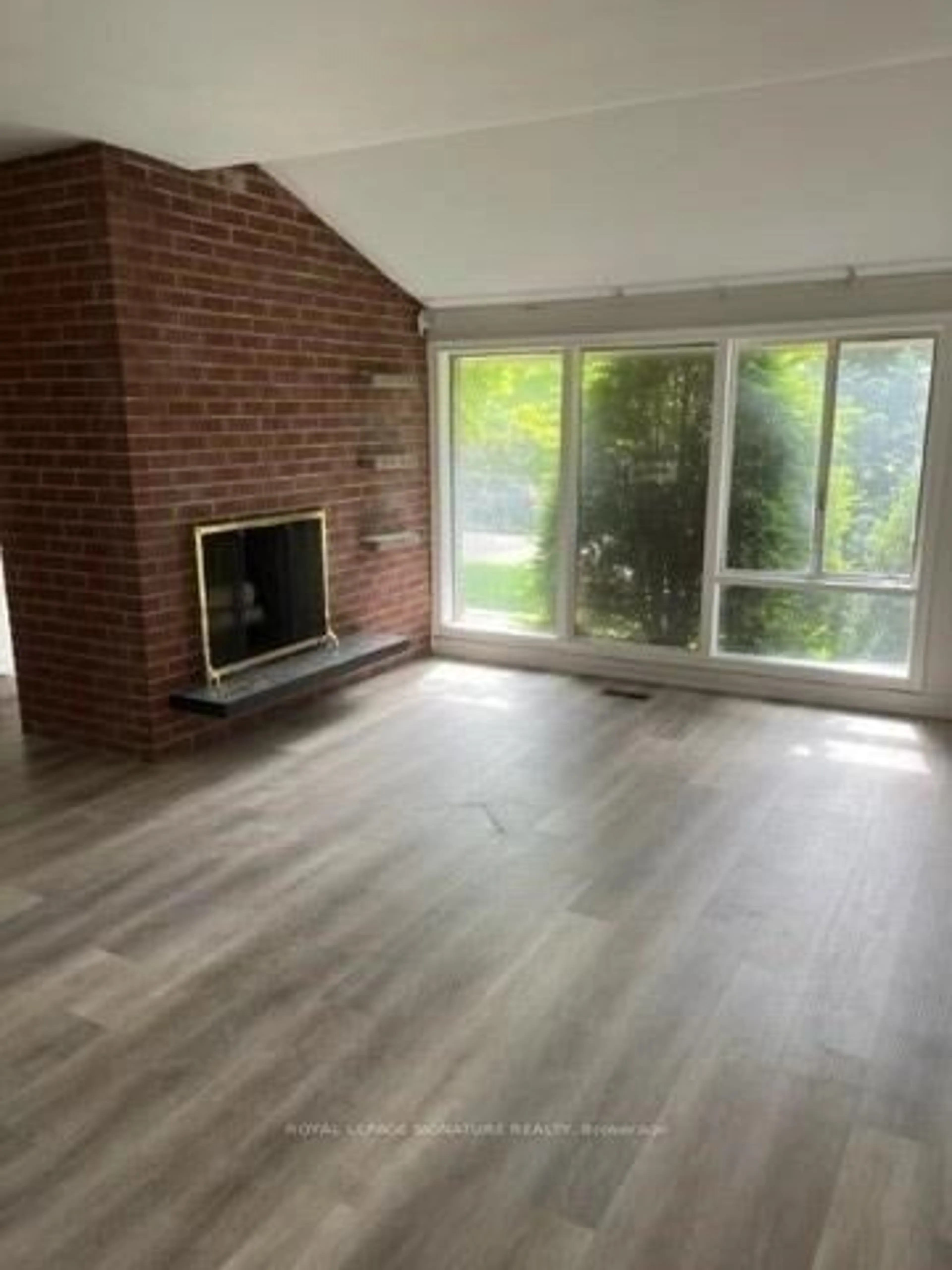 A pic of a room for 18 Greengate Rd, Toronto Ontario M3B 1E8