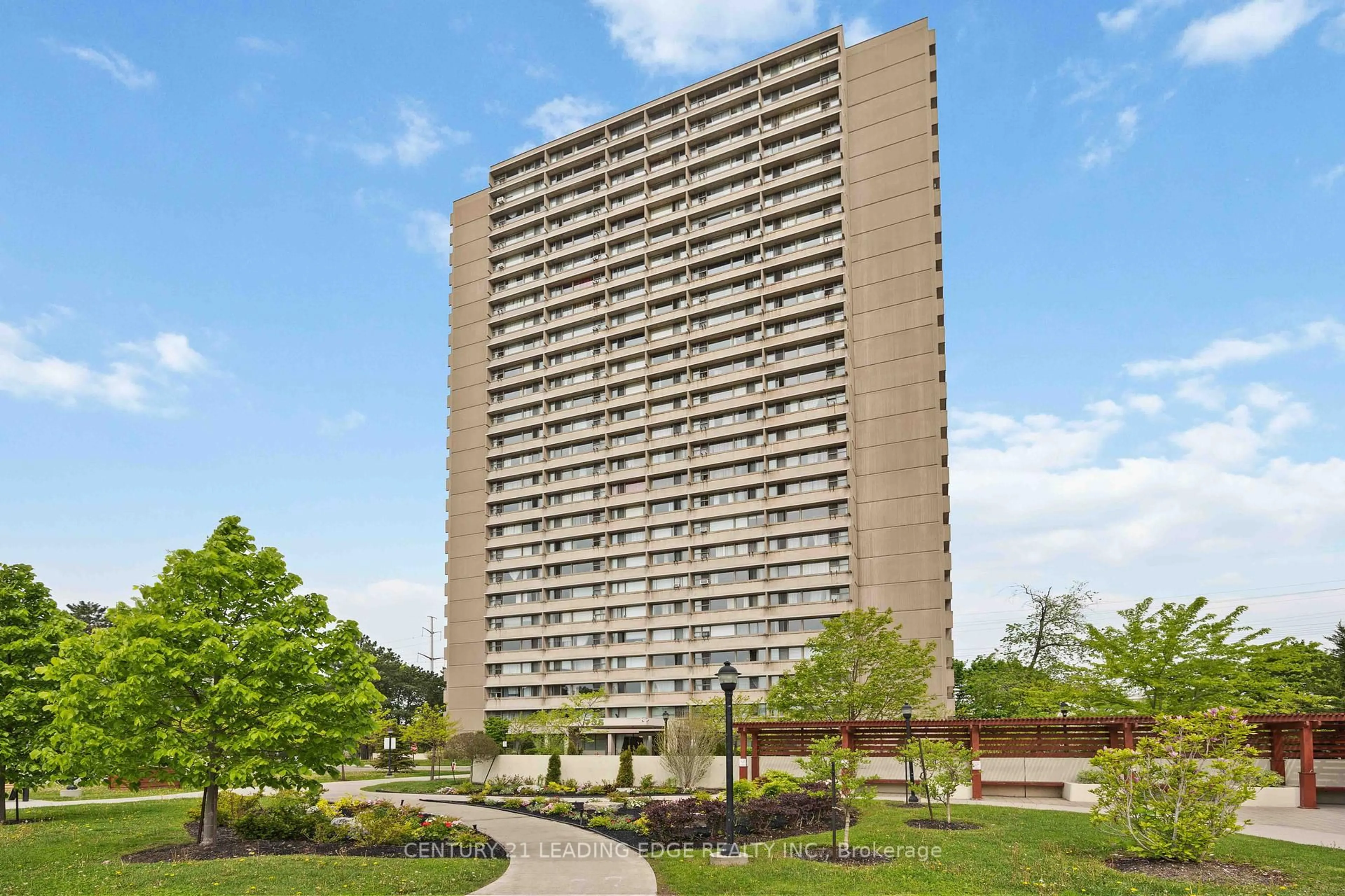 Patio, building for 735 Don Mills Rd #1604, Toronto Ontario M3C 1T1