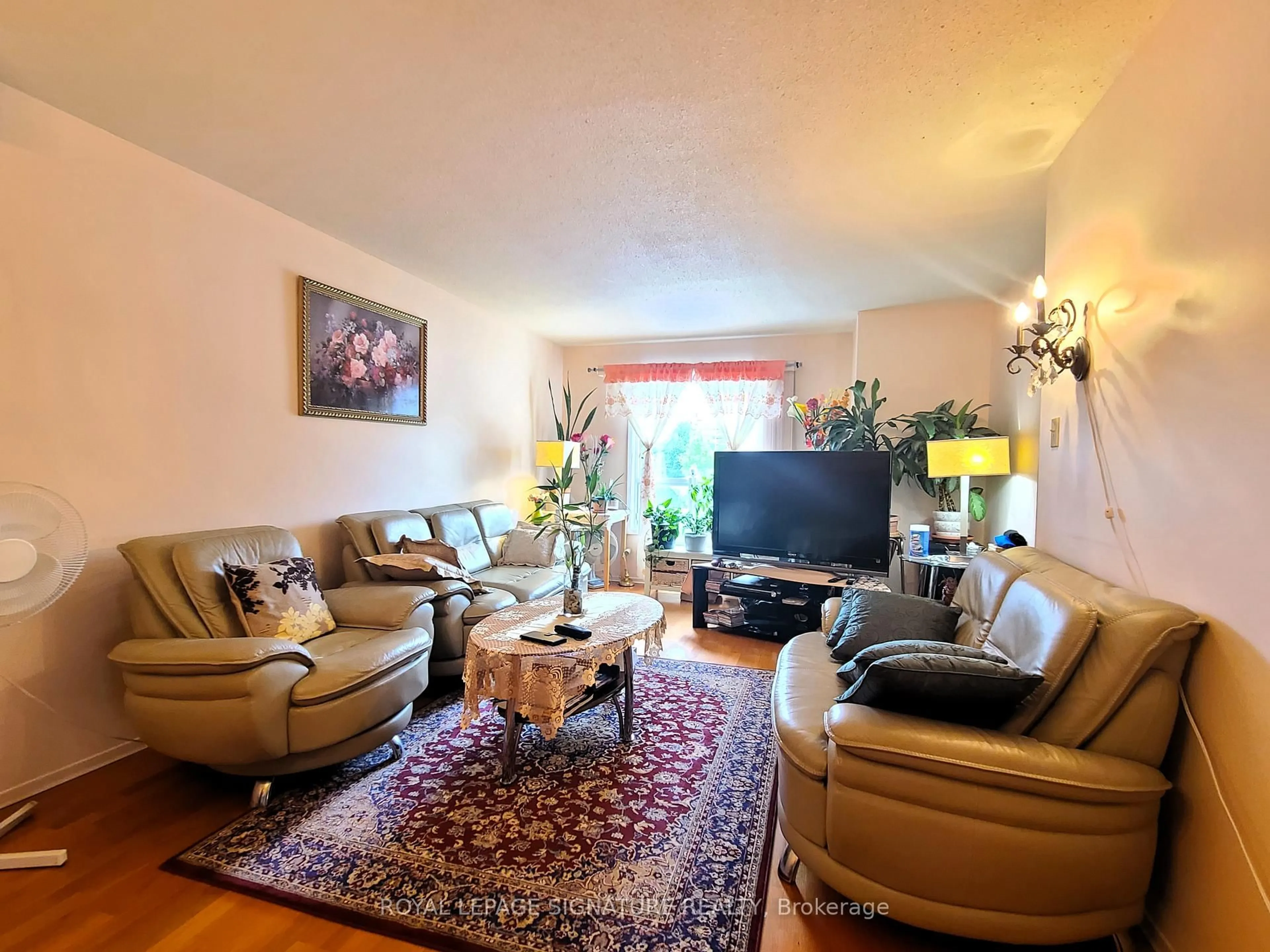 Living room with furniture, unknown for 20 Henry Welsh Dr, Toronto Ontario M2R 3P4
