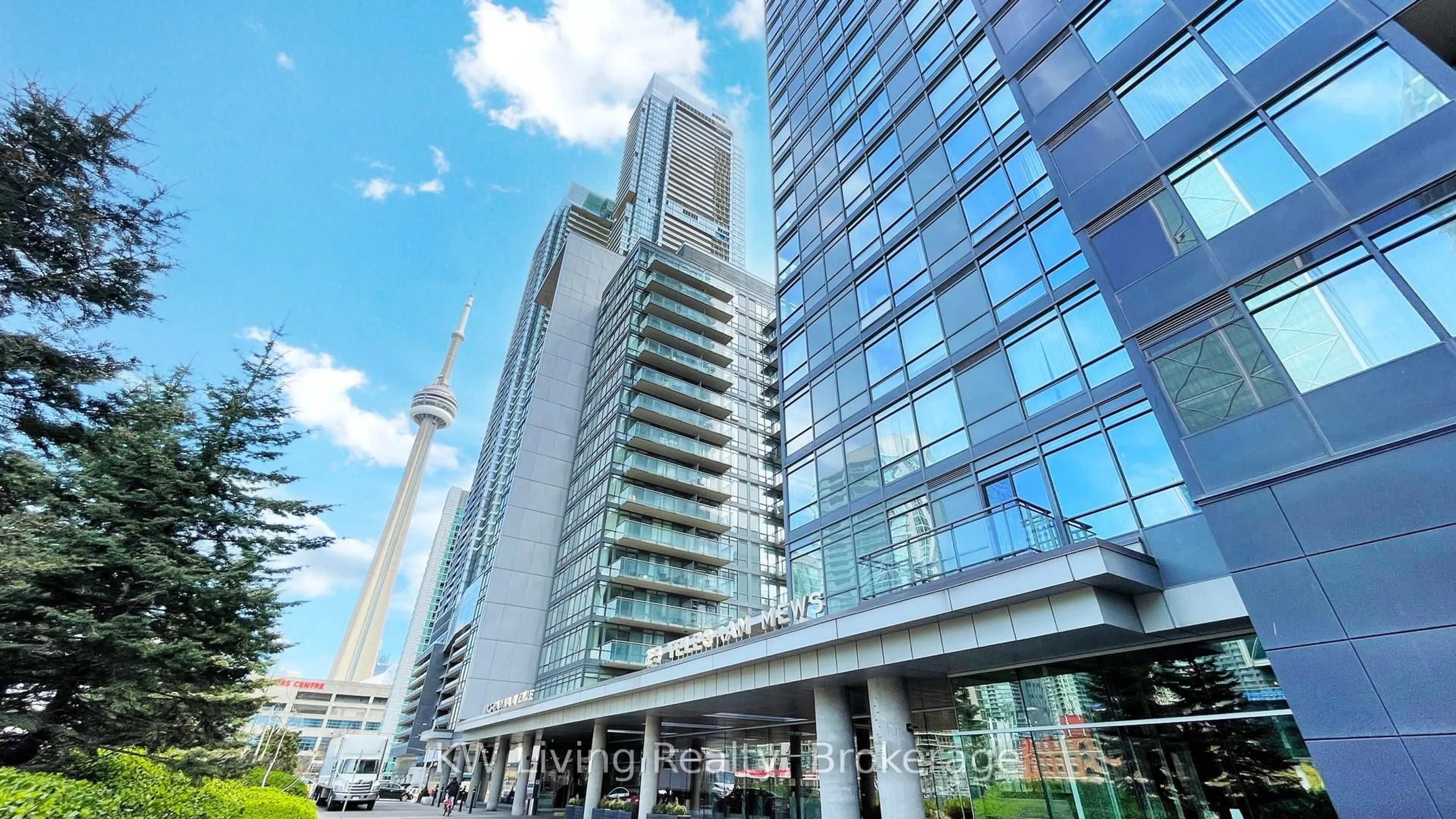 Indoor foyer for 25 Telegram Mews #1701, Toronto Ontario M5V 3Z1