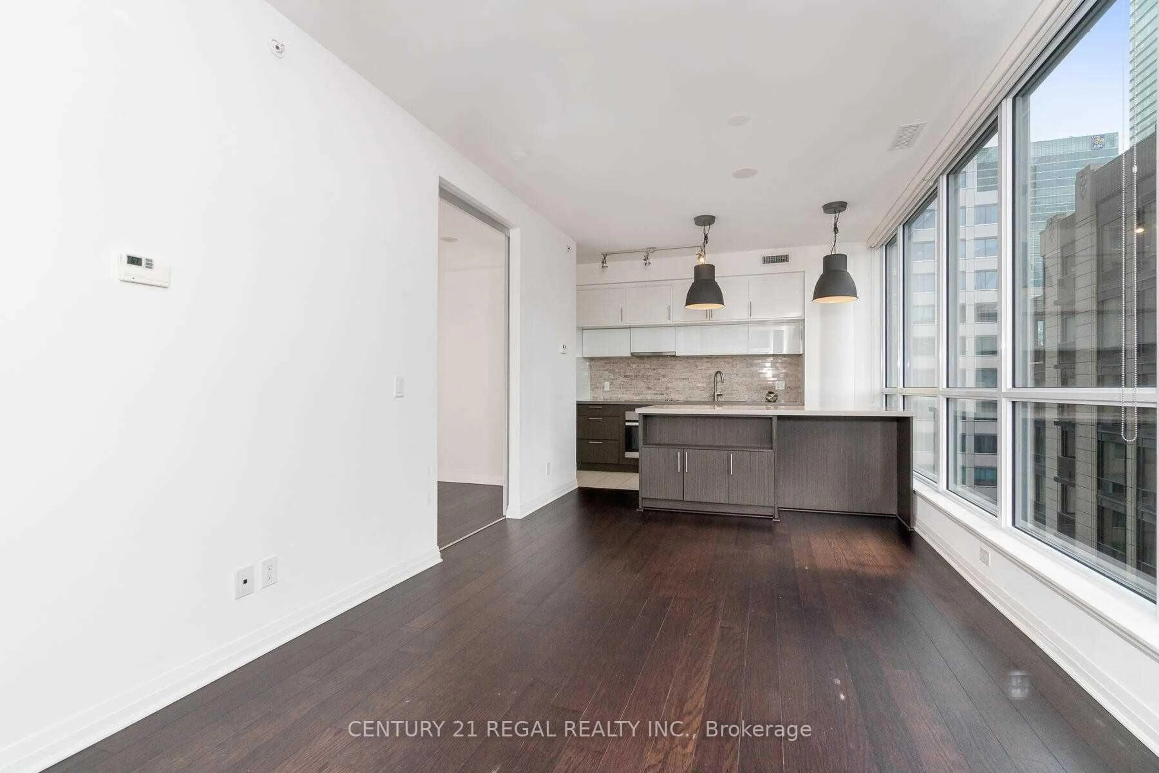Open concept kitchen, unknown for 8 Mercer St #1708, Toronto Ontario M5V 0C4