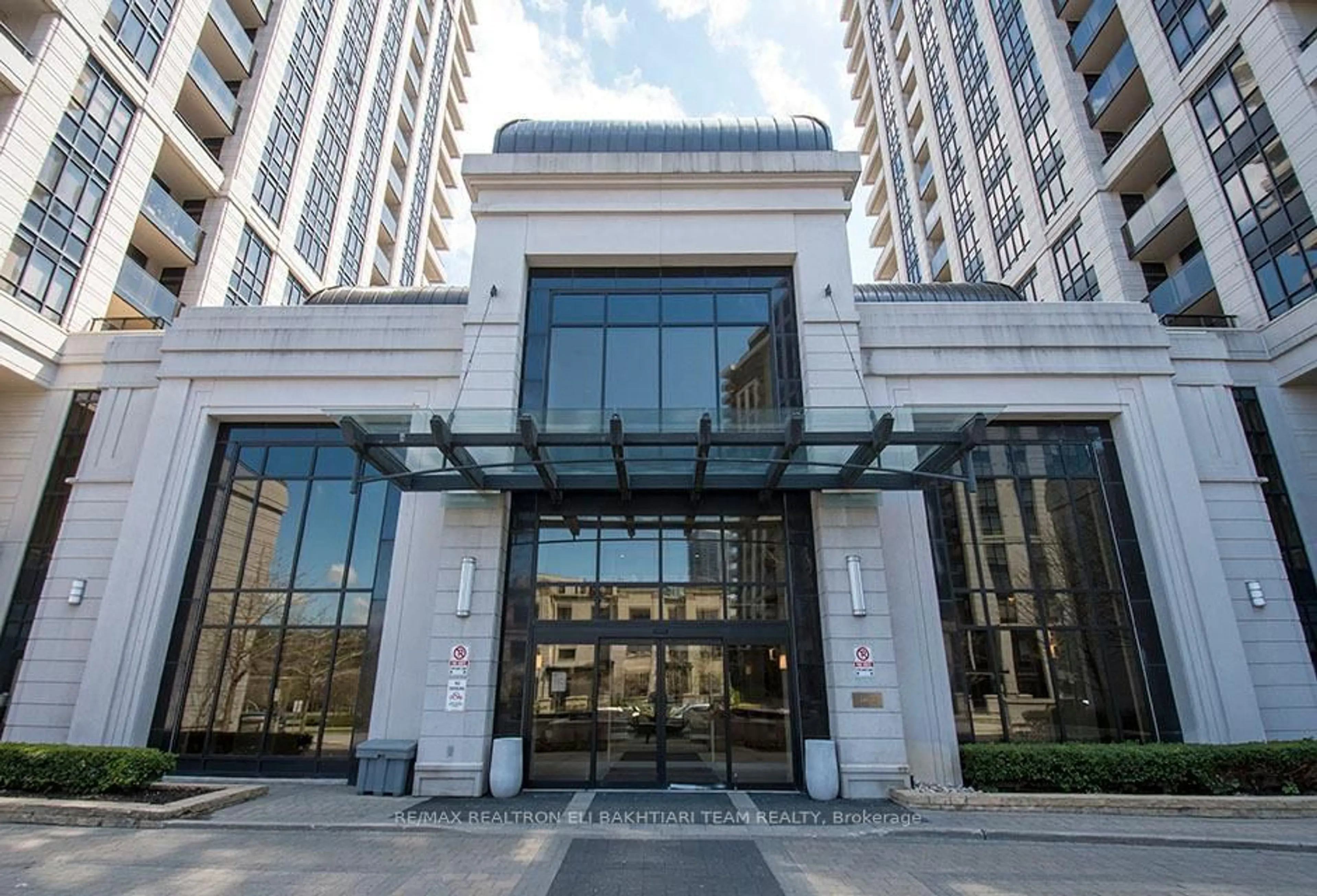 Indoor foyer for 100 Harrison Garden Blvd #612, Toronto Ontario M2N 0C2