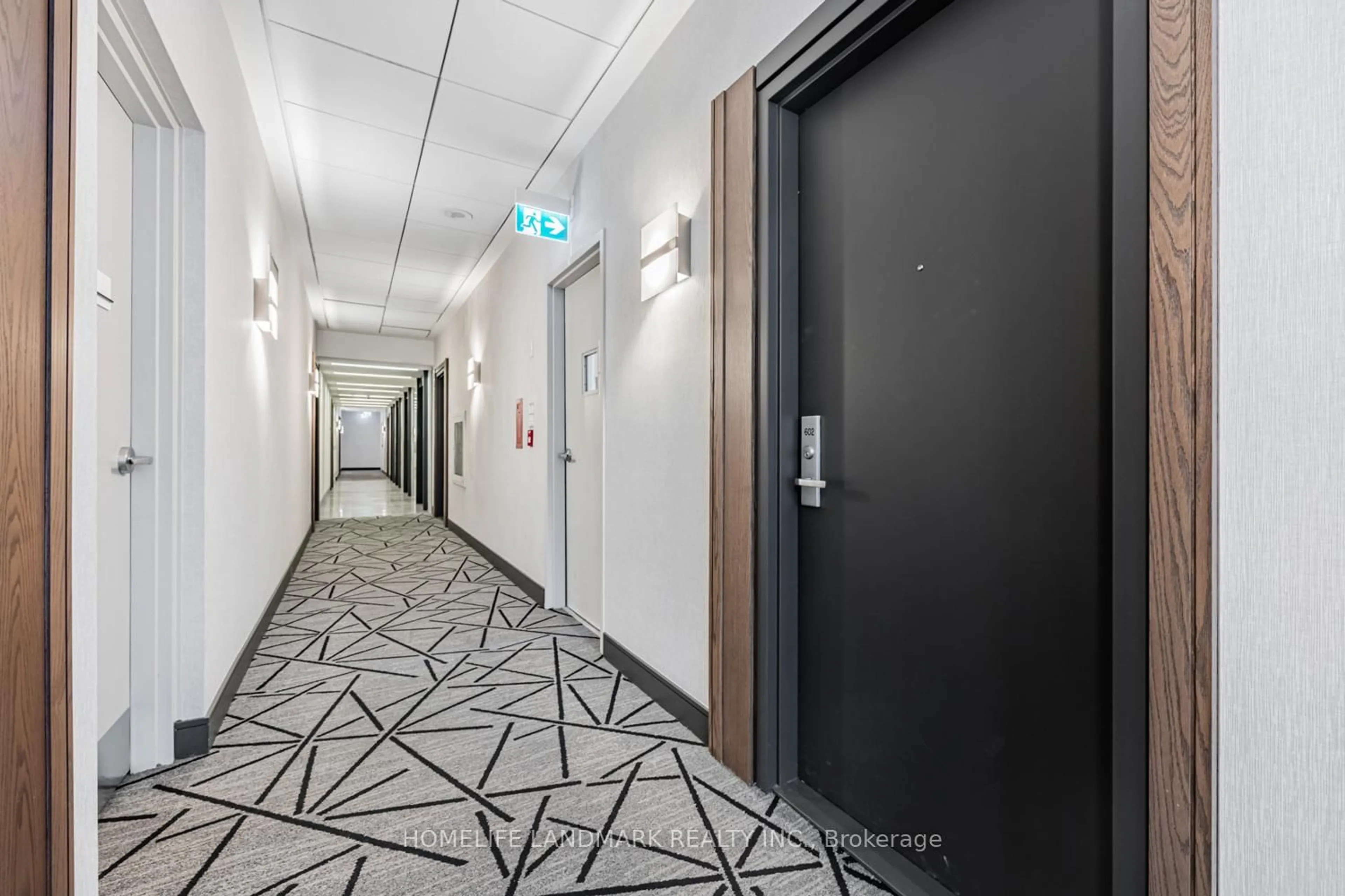 Indoor foyer for 8 Charlotte St #602, Toronto Ontario M5V 0K4