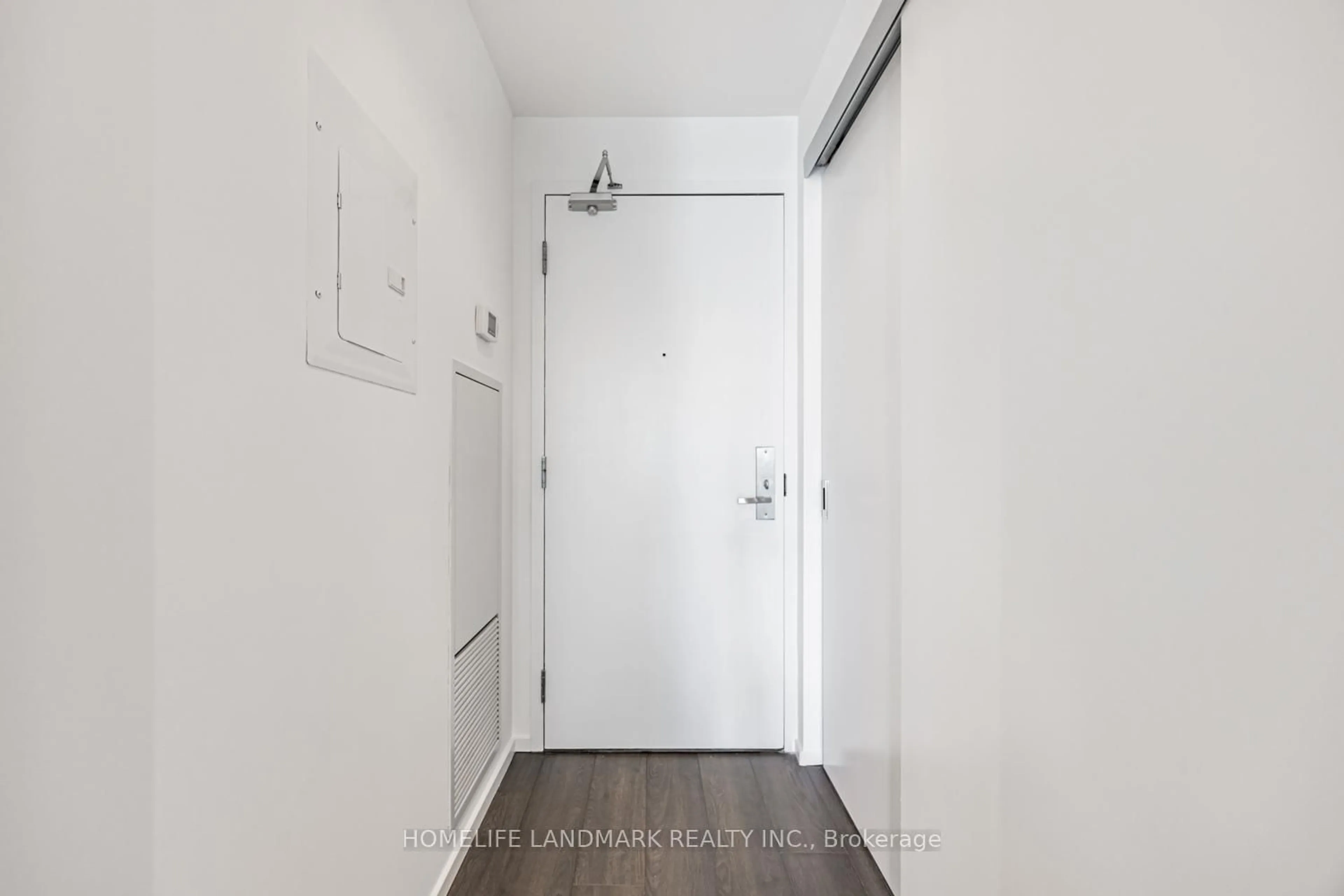 Indoor entryway for 8 Charlotte St #602, Toronto Ontario M5V 0K4