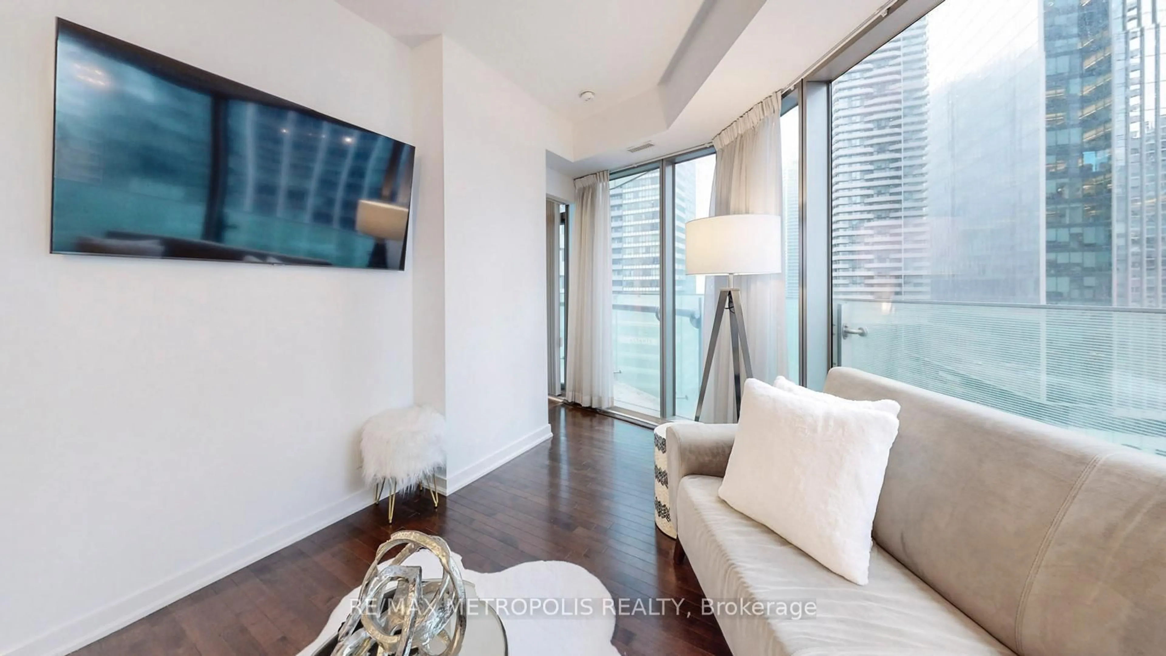 Unknown for 12 York St #1202, Toronto Ontario M5J 0A9