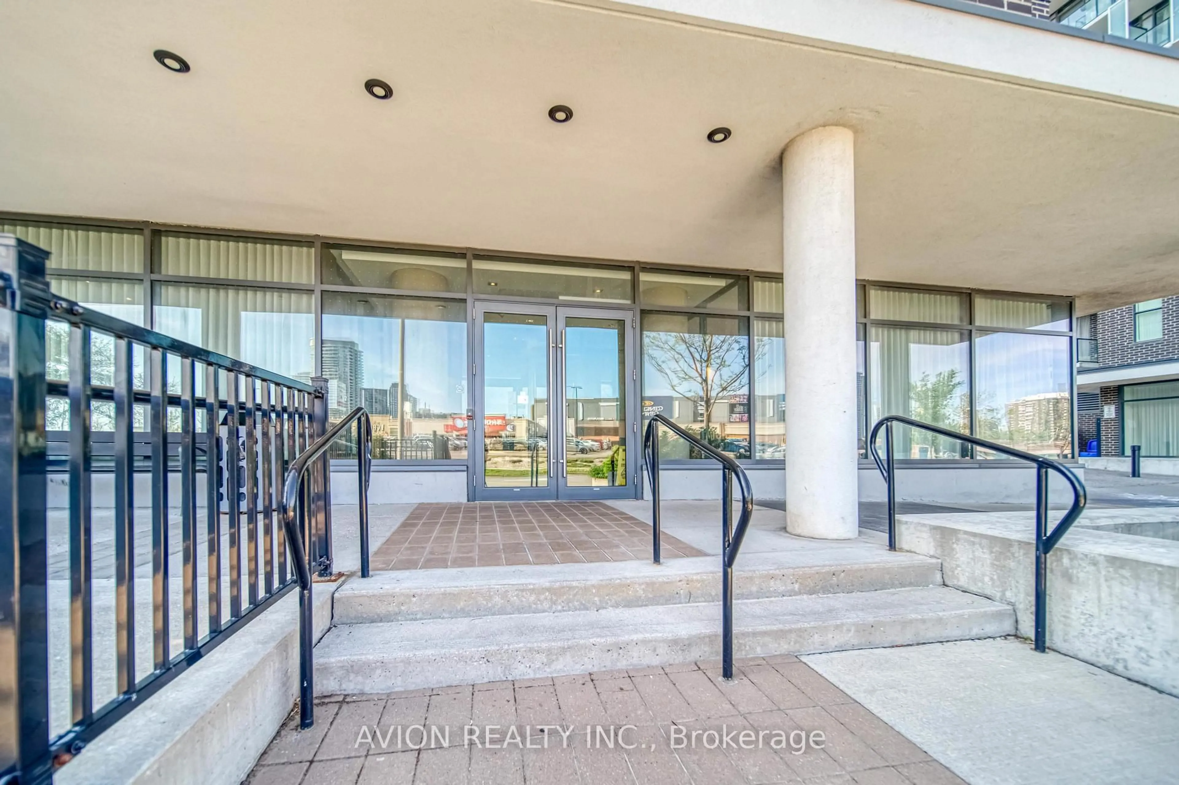 Indoor foyer for 128 Fairview Mall Dr #705, Toronto Ontario M2J 0E8