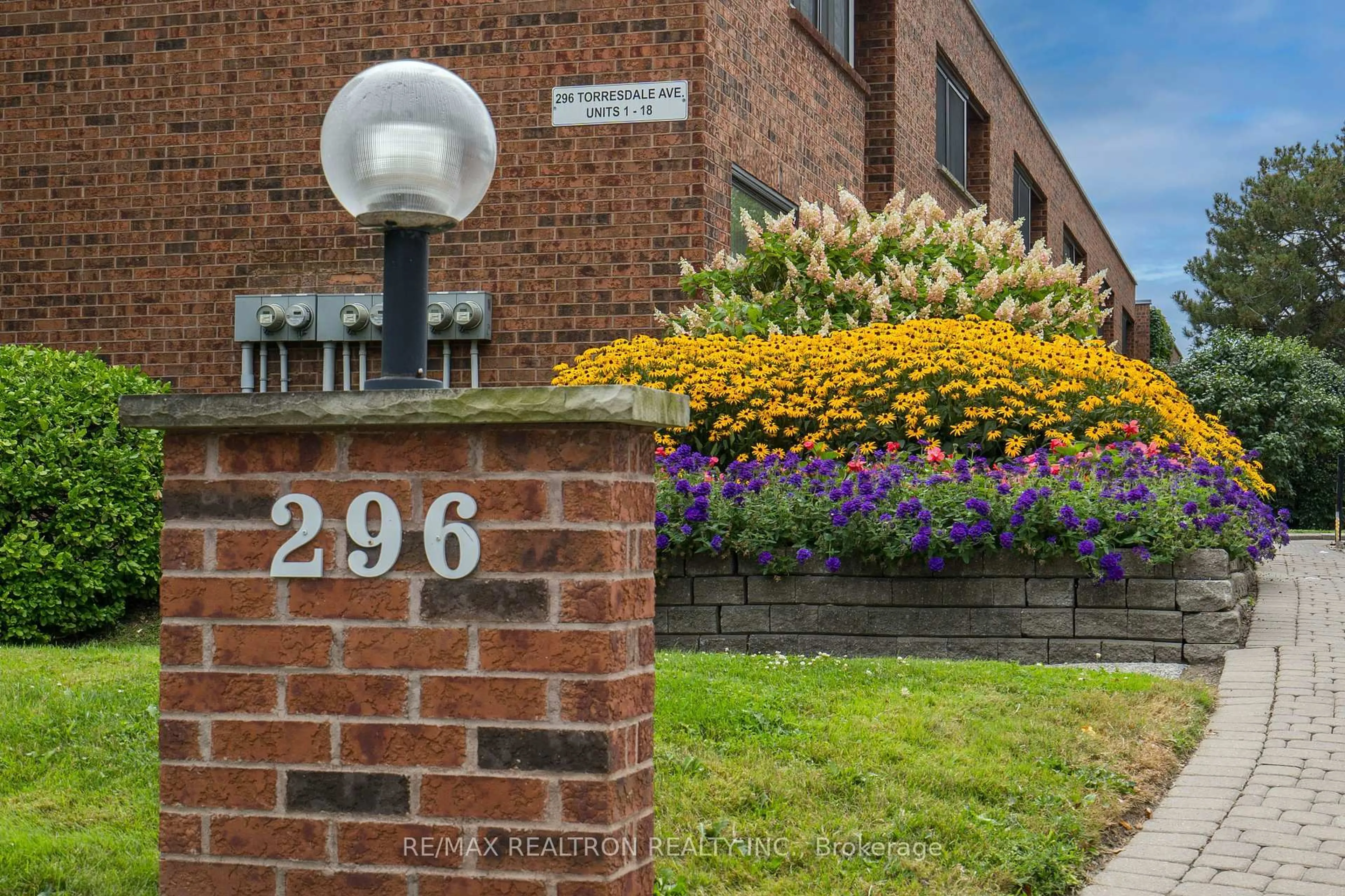 Home with brick exterior material, building for 296 Torresdale Ave #17, Toronto Ontario M2R 3N3