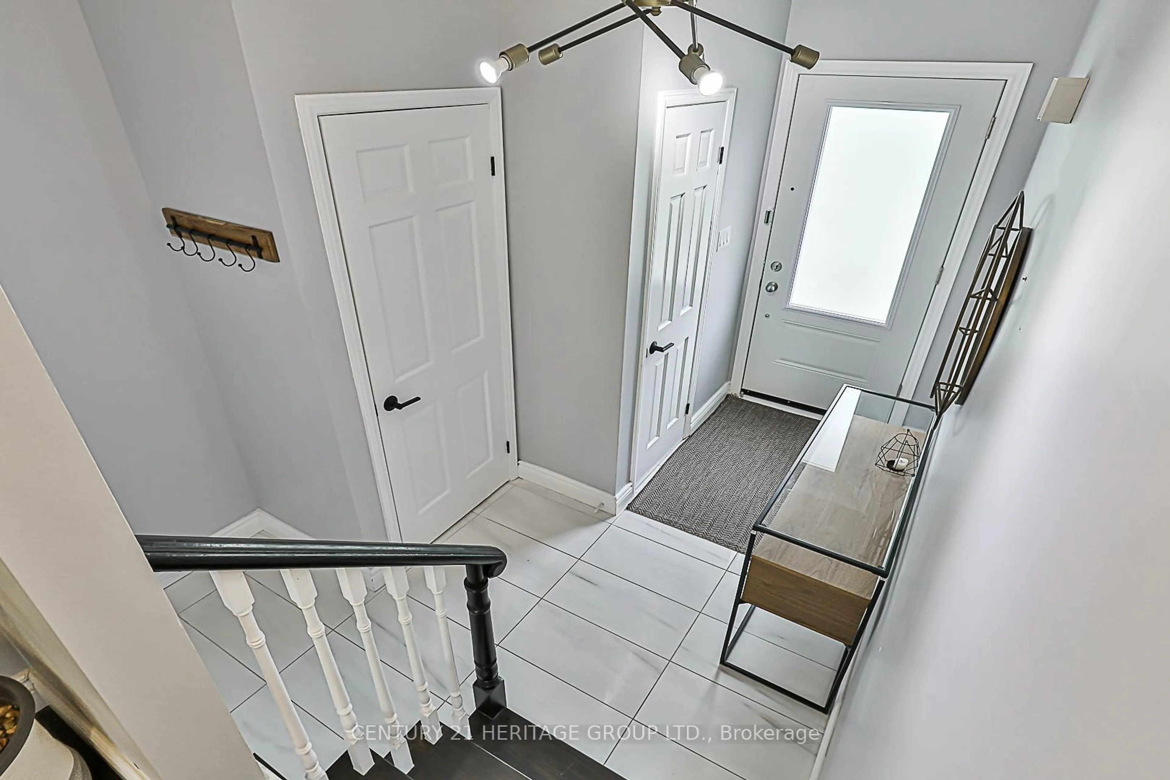 Indoor entryway for 4 Vale Carse Way #26, Toronto Ontario M2R 3H5