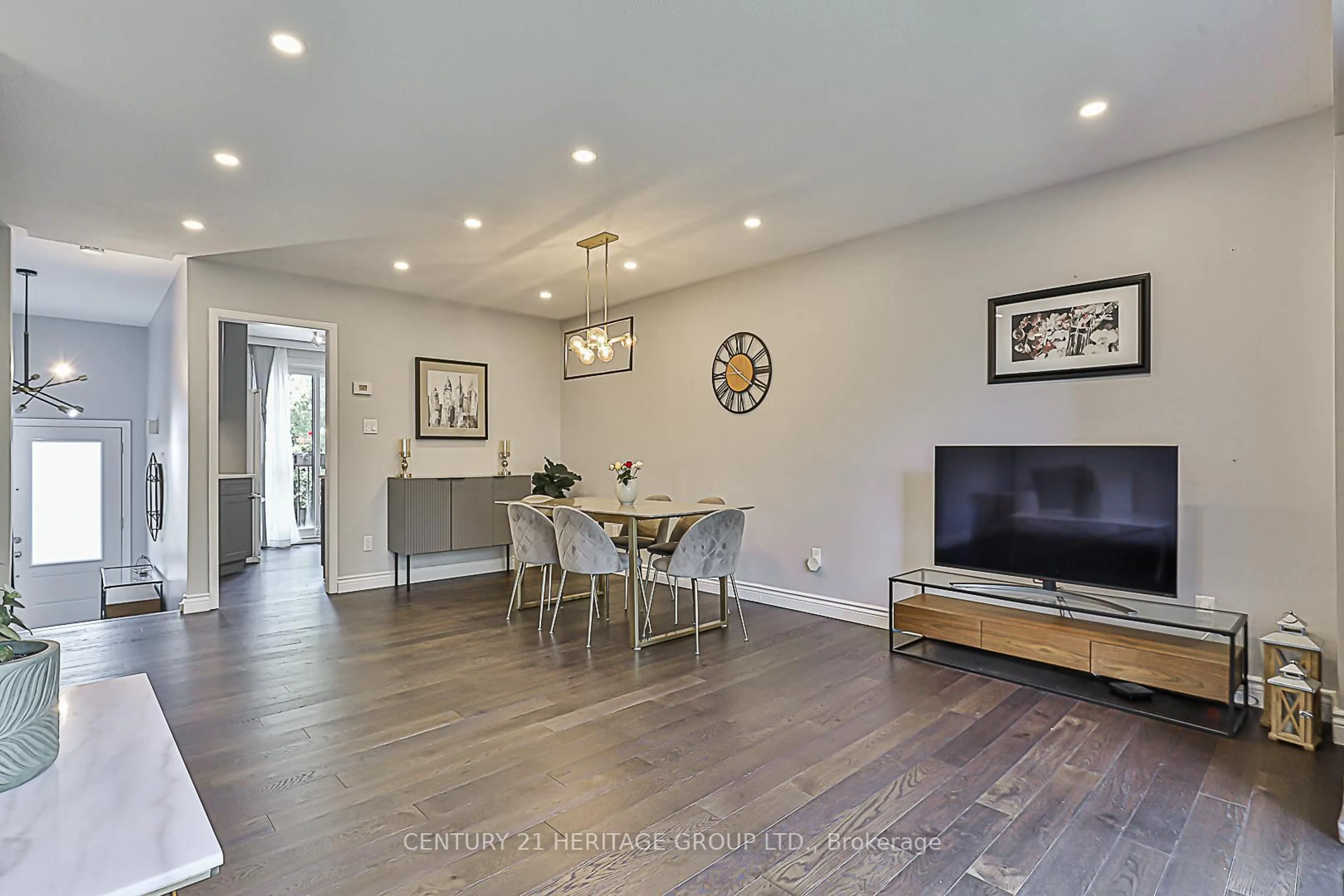 Living room with furniture, unknown for 4 Vale Carse Way #26, Toronto Ontario M2R 3H5