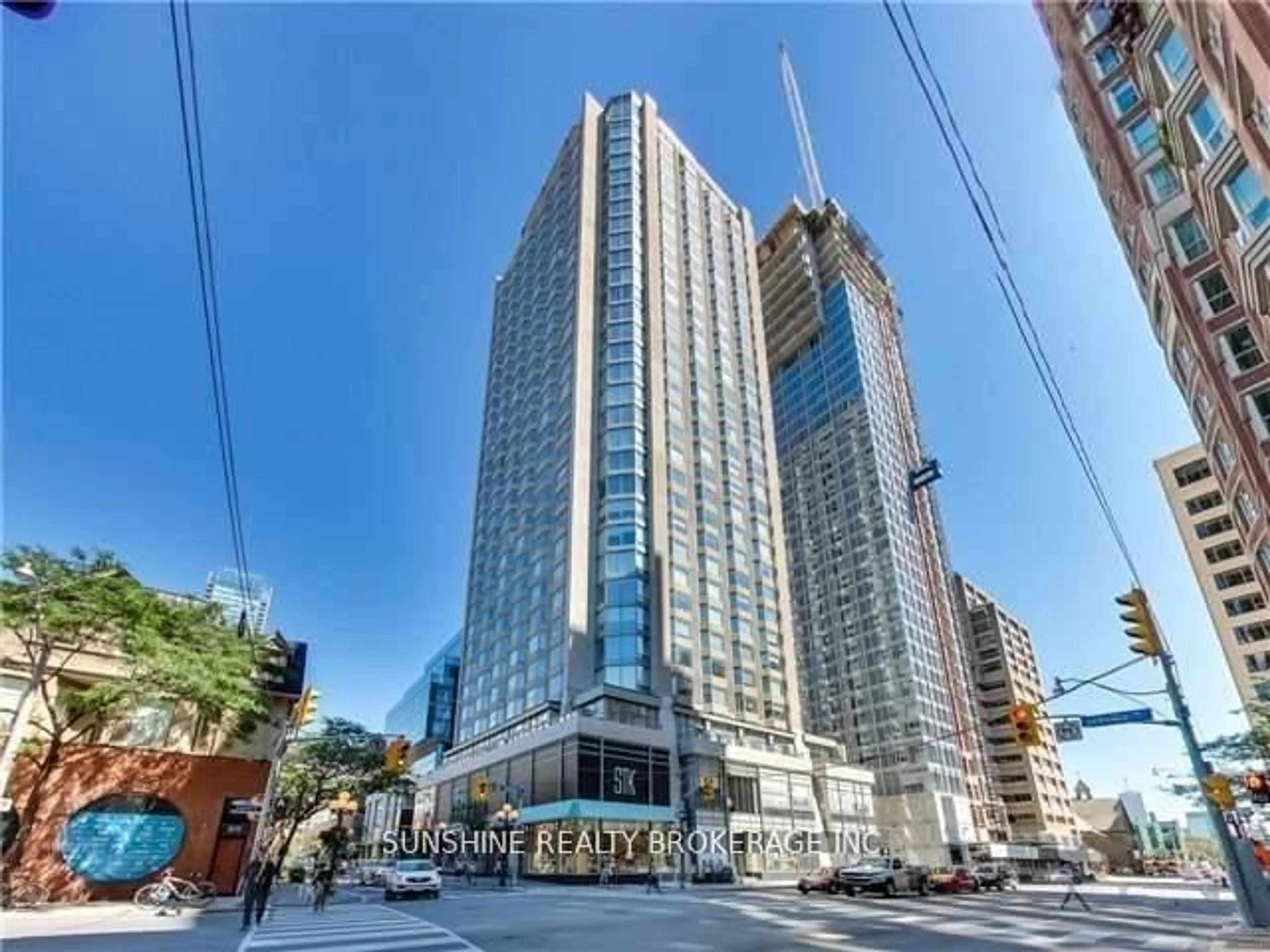 Indoor foyer for 155 Yorkville Ave #1518, Toronto Ontario M5R 1C4