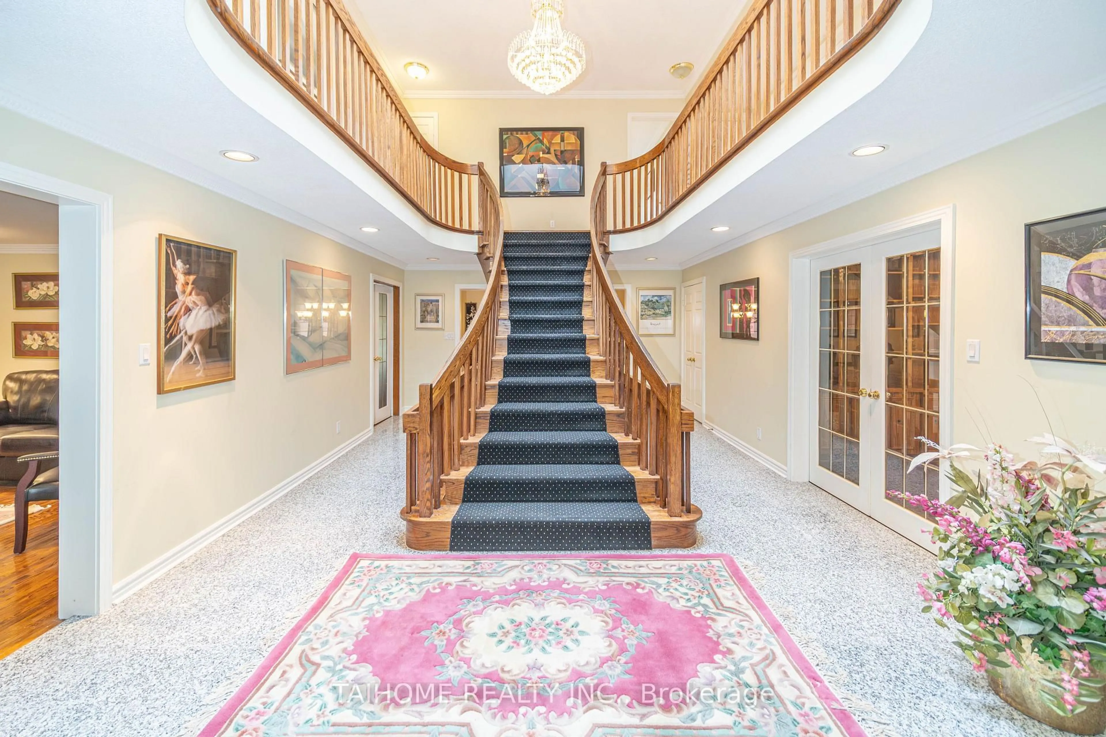 Indoor foyer for 53 Ambrose Rd, Toronto Ontario M2K 1S2
