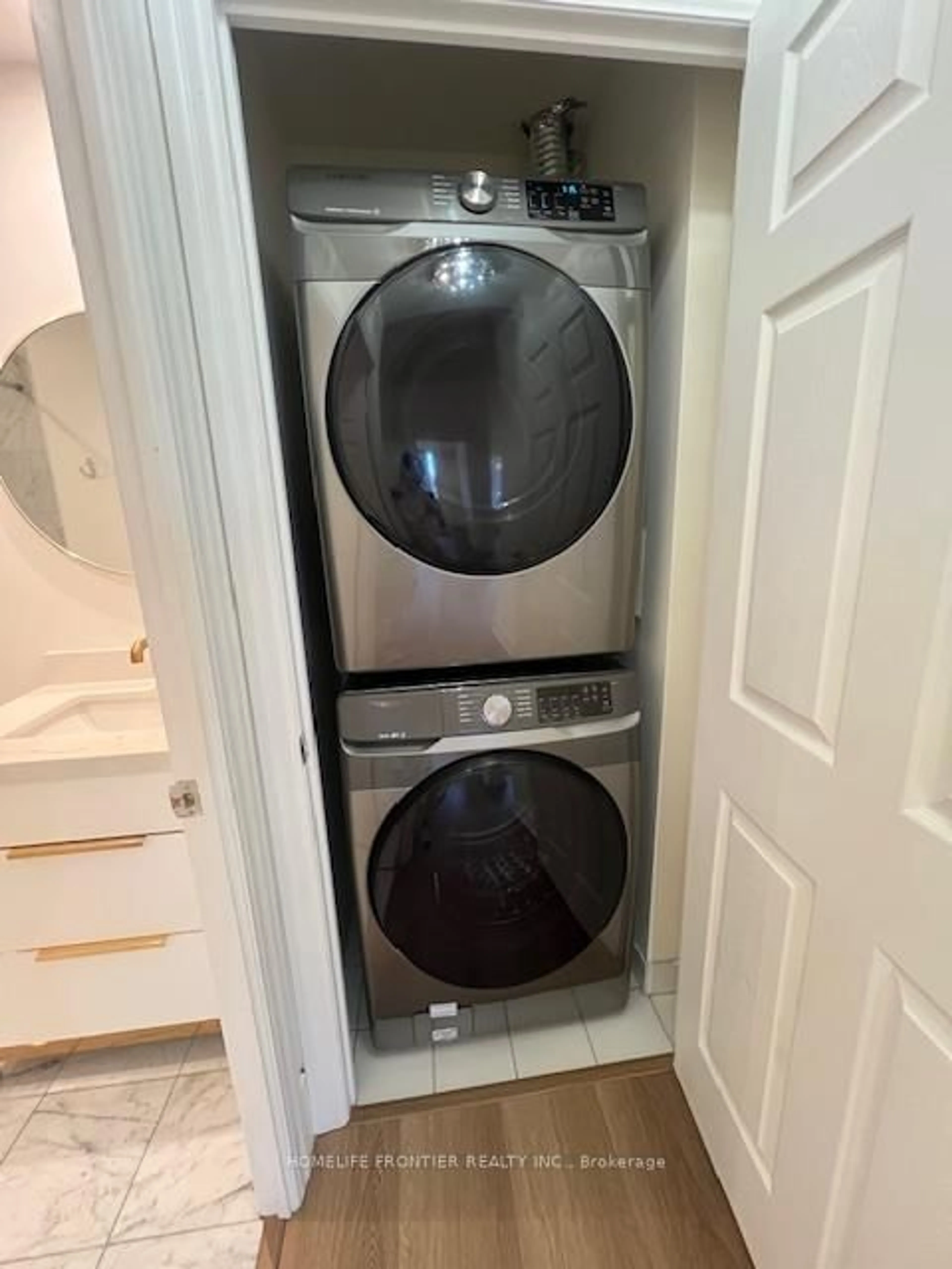 Laundry room for 35 Balmuto St #710, Toronto Ontario M4Y 0A3