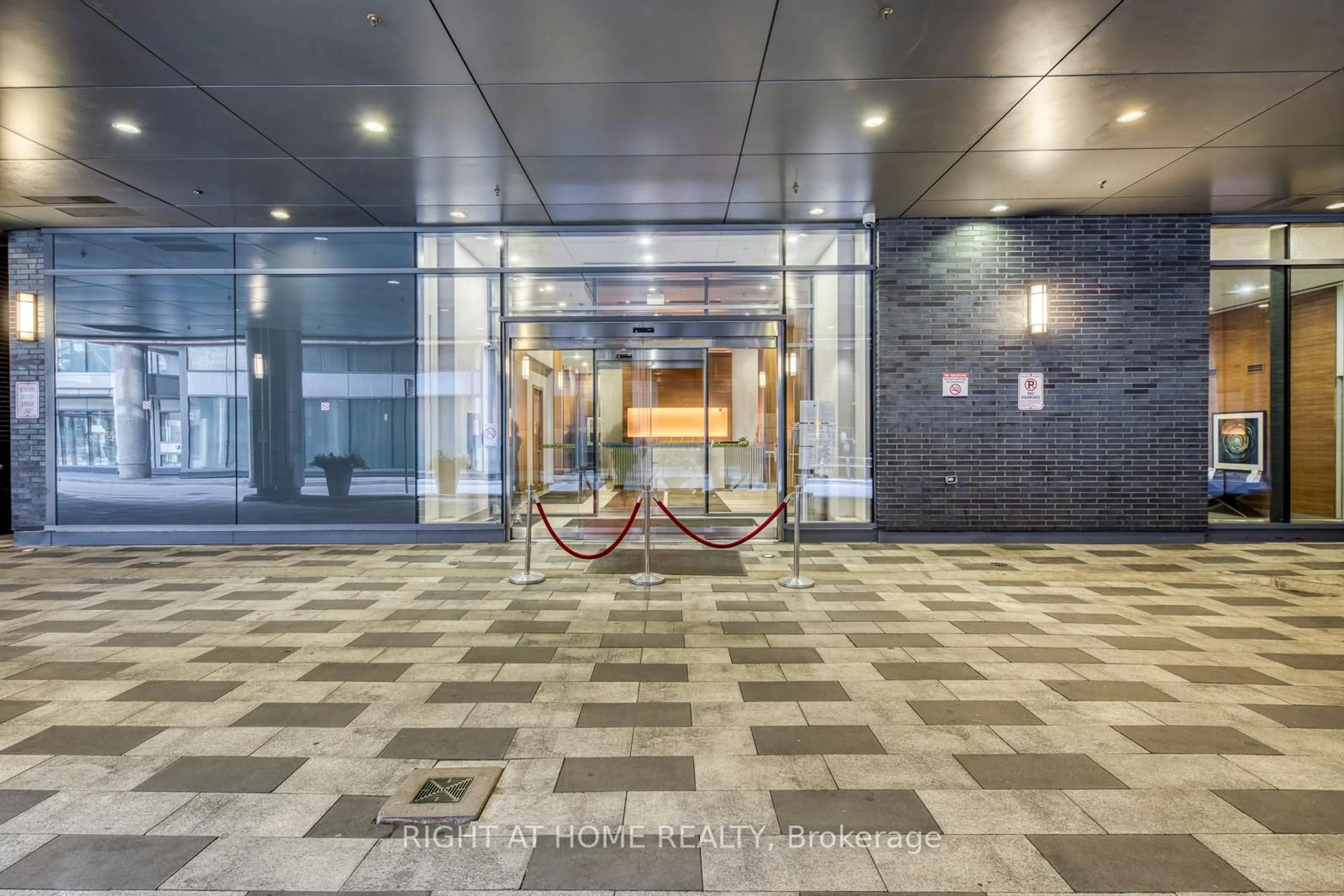 Indoor foyer for 295 Adelaide St #1306, Toronto Ontario M5V 0L4