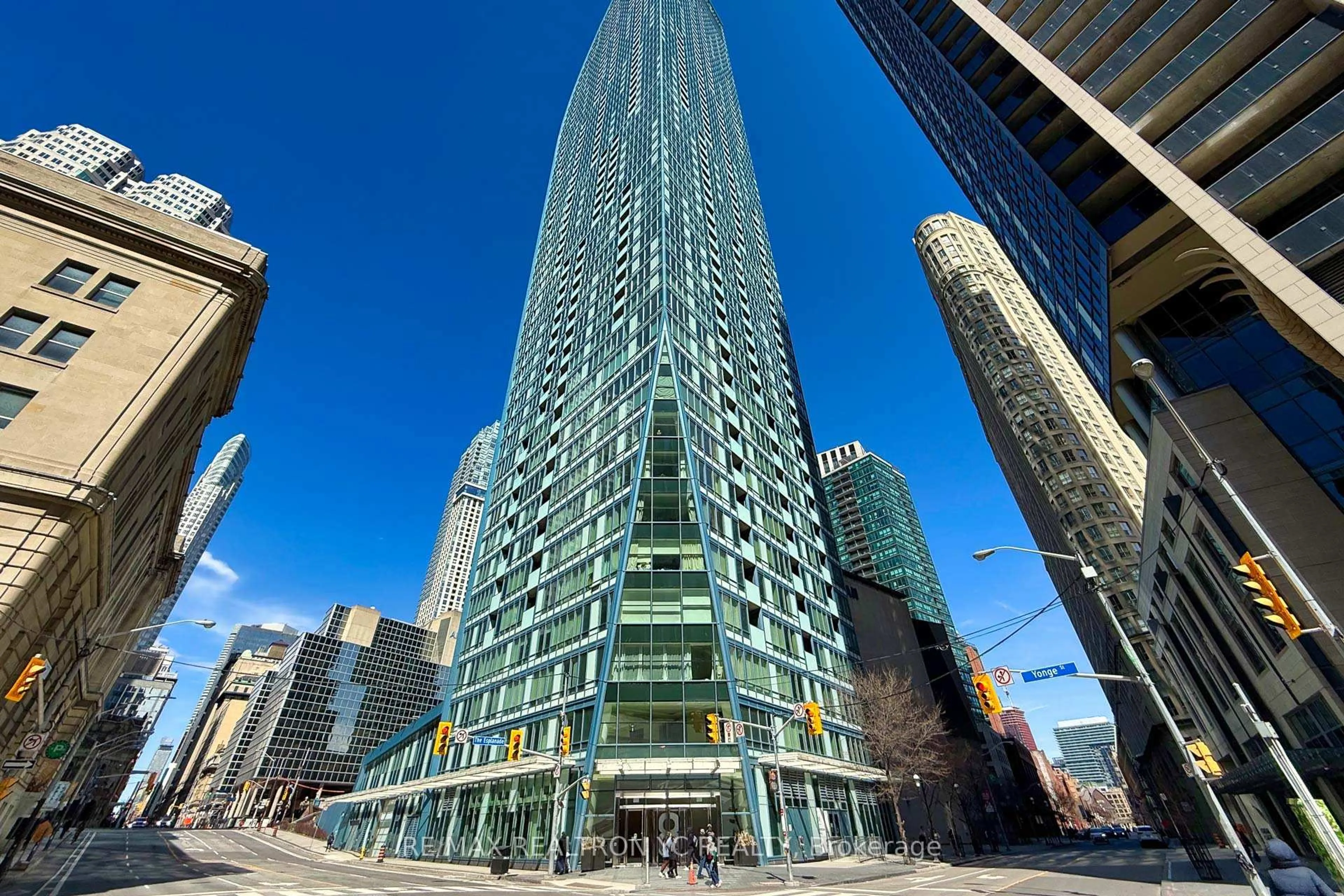 Indoor foyer for 8 The Esplanade N/A #3312, Toronto Ontario M5E 0A6