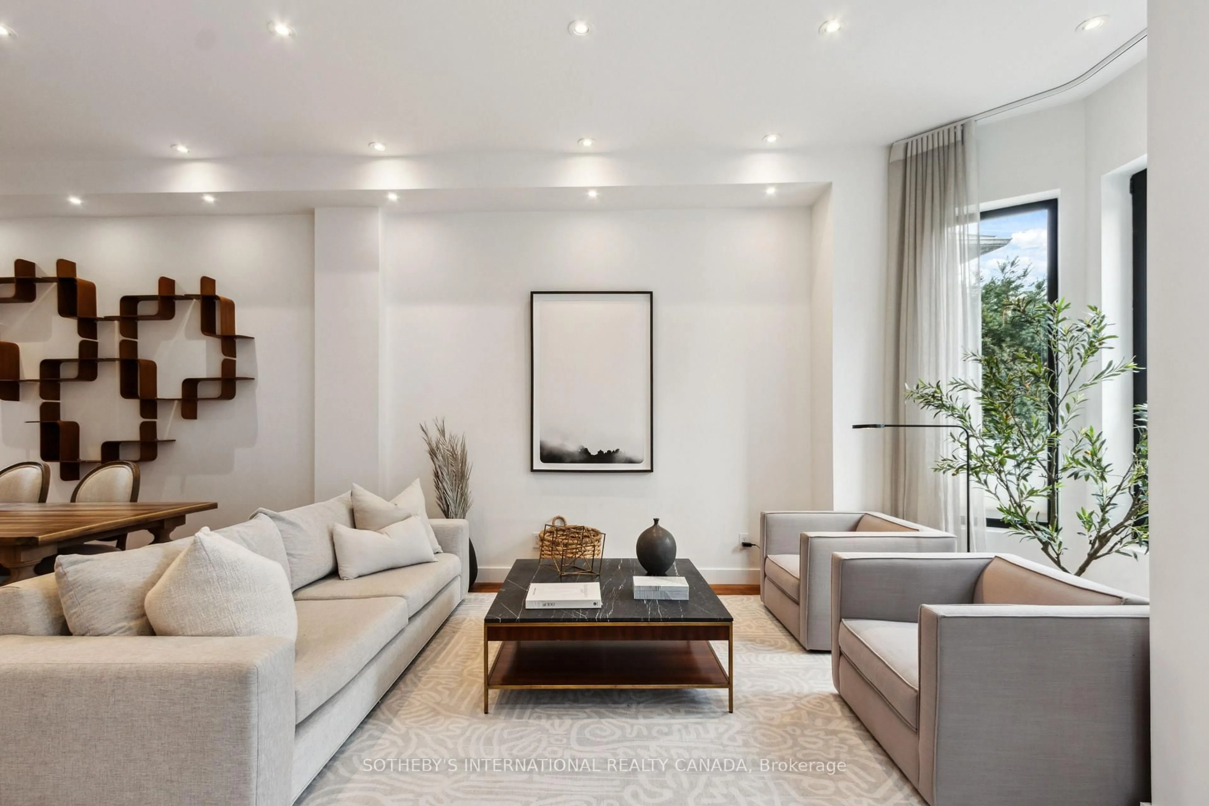 Living room with furniture, unknown for 410 Euclid Ave, Toronto Ontario M6G 2S9