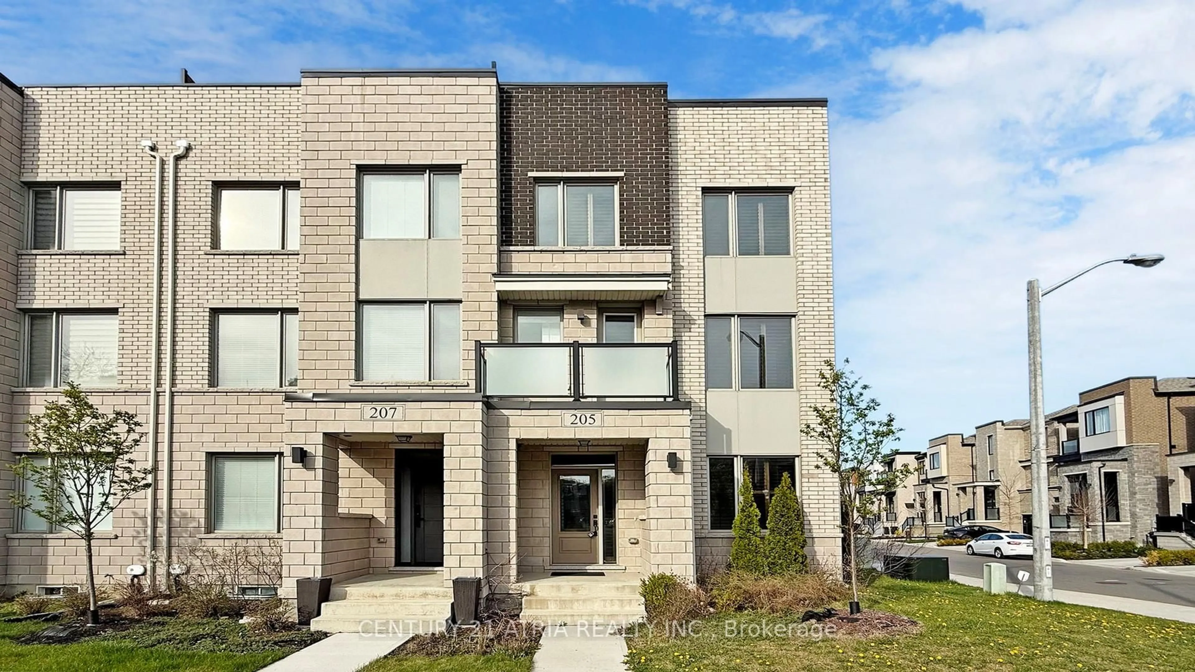 Home with brick exterior material, street for 205 The Donway East N/A, Toronto Ontario M3B 0B4