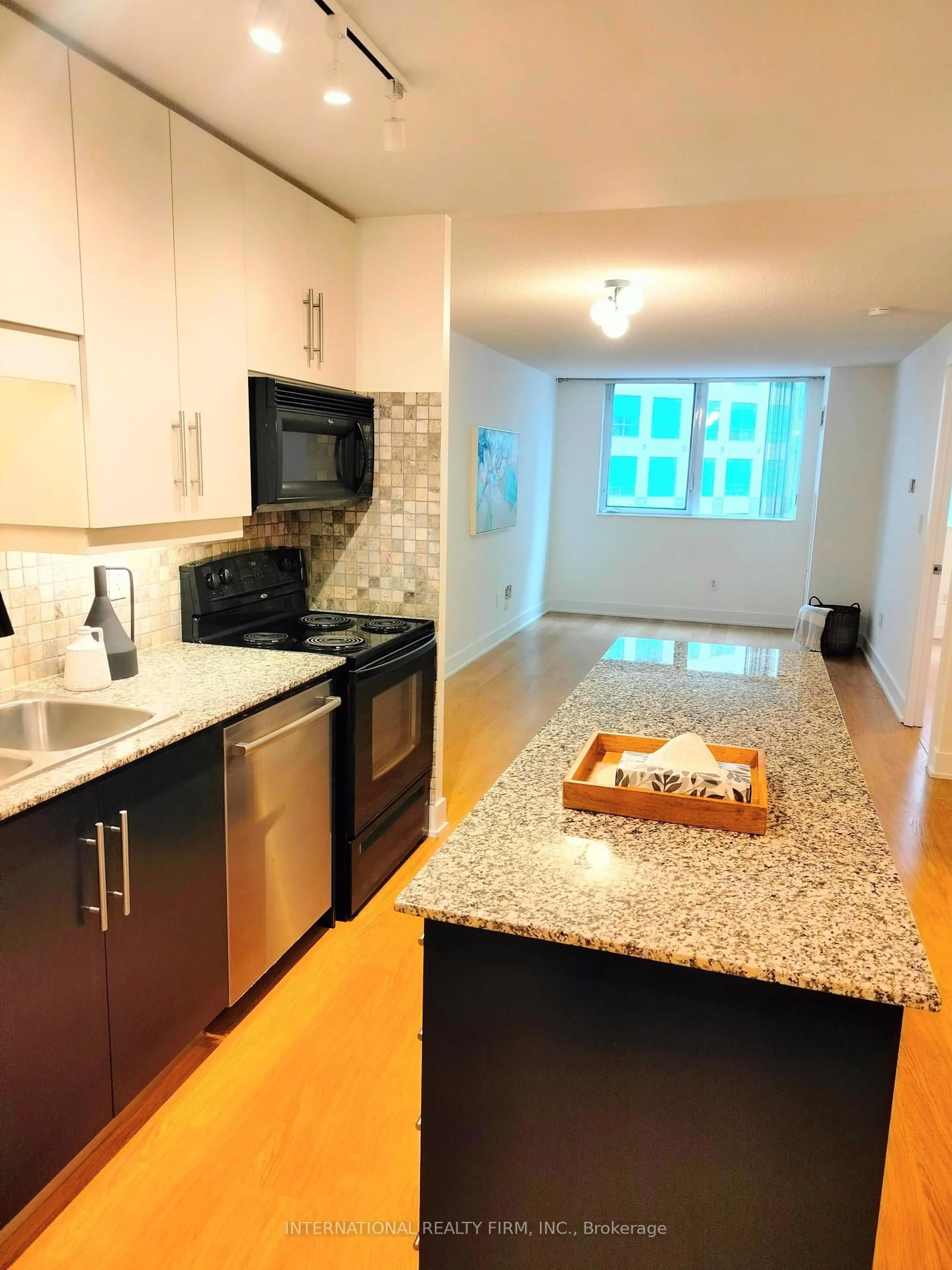 Open concept kitchen, ceramic/tile floor for 20 Blue Jays Way #408, Toronto Ontario M5V 3W6
