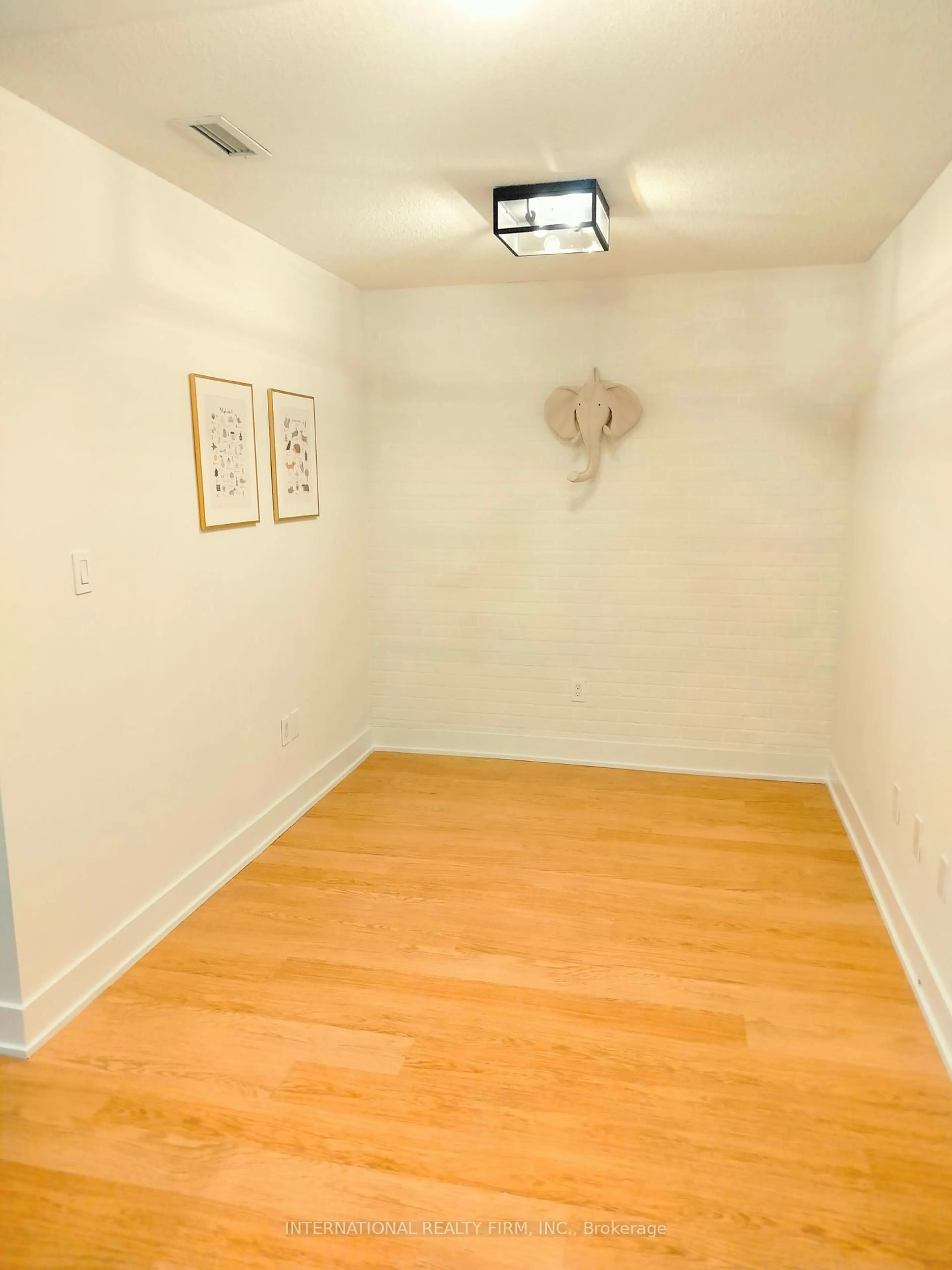 A pic of a room for 20 Blue Jays Way #408, Toronto Ontario M5V 3W6