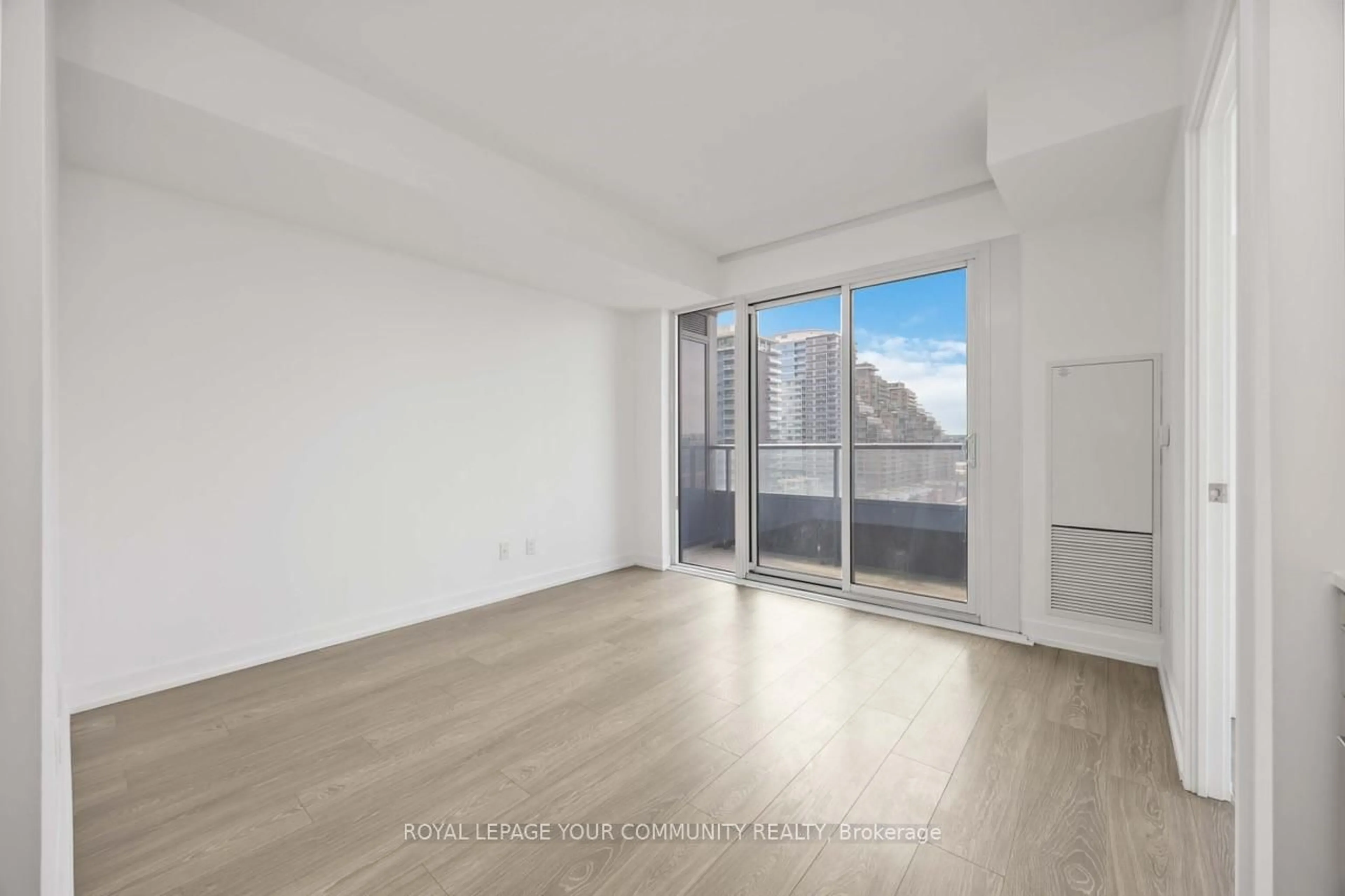 A pic of a room for 19 Western Battery Rd #917, Toronto Ontario M6K 0E3