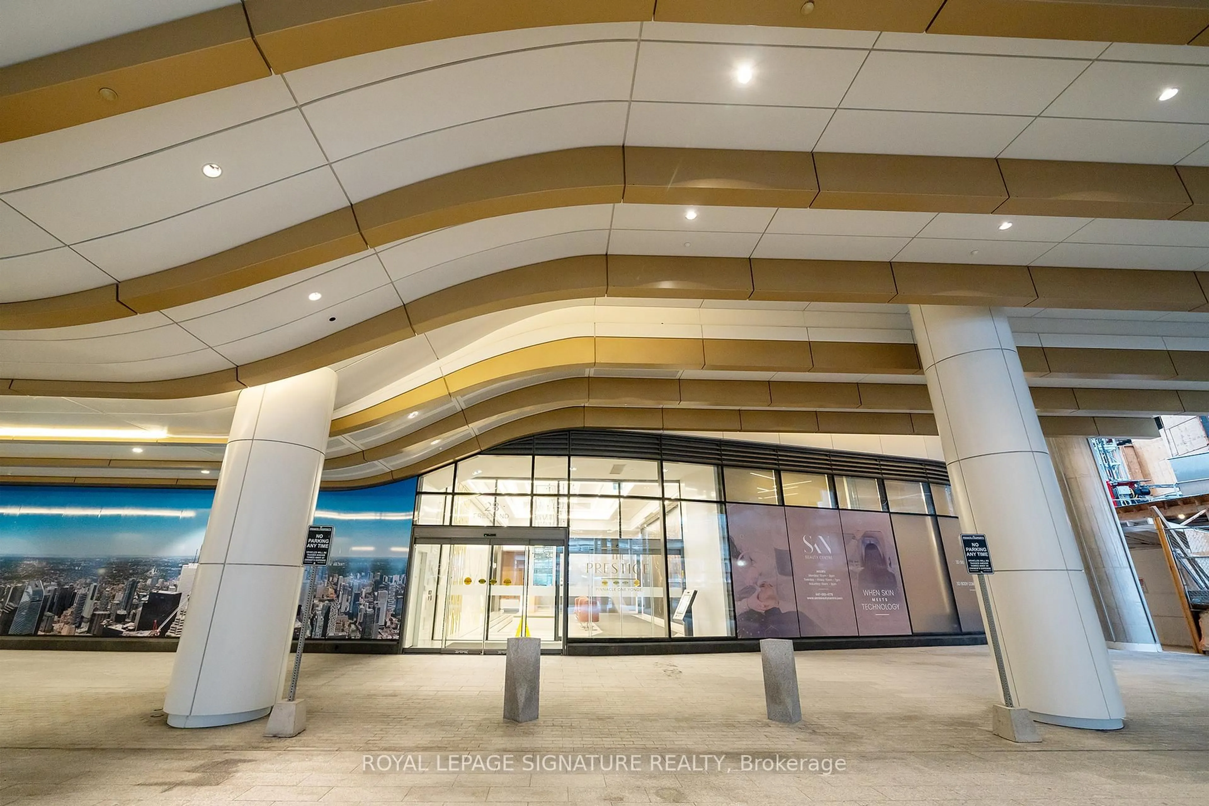 Indoor foyer for 28 Freeland St #1401, Toronto Ontario M5E 0E3