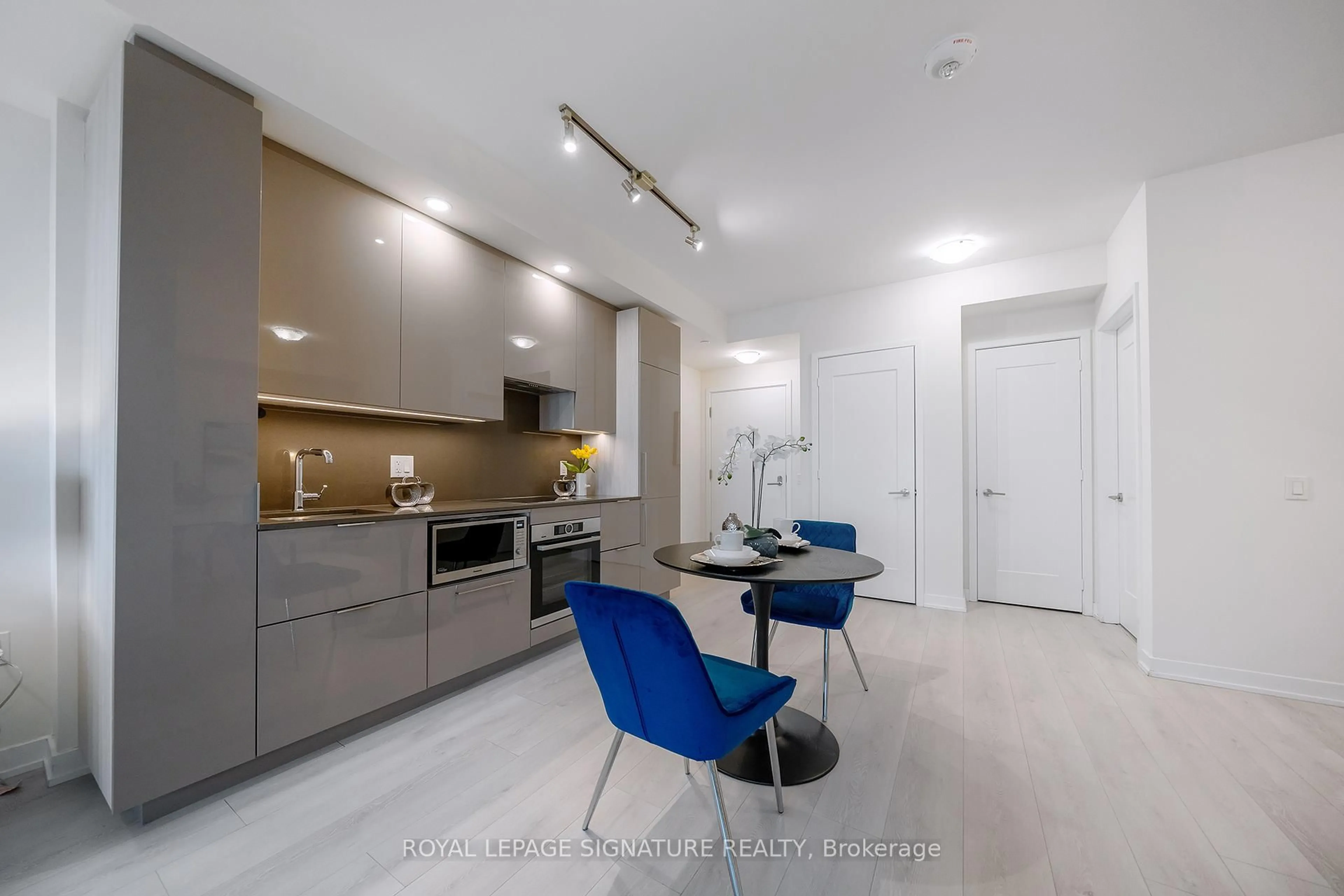 Open concept kitchen, unknown for 28 Freeland St #1401, Toronto Ontario M5E 0E3