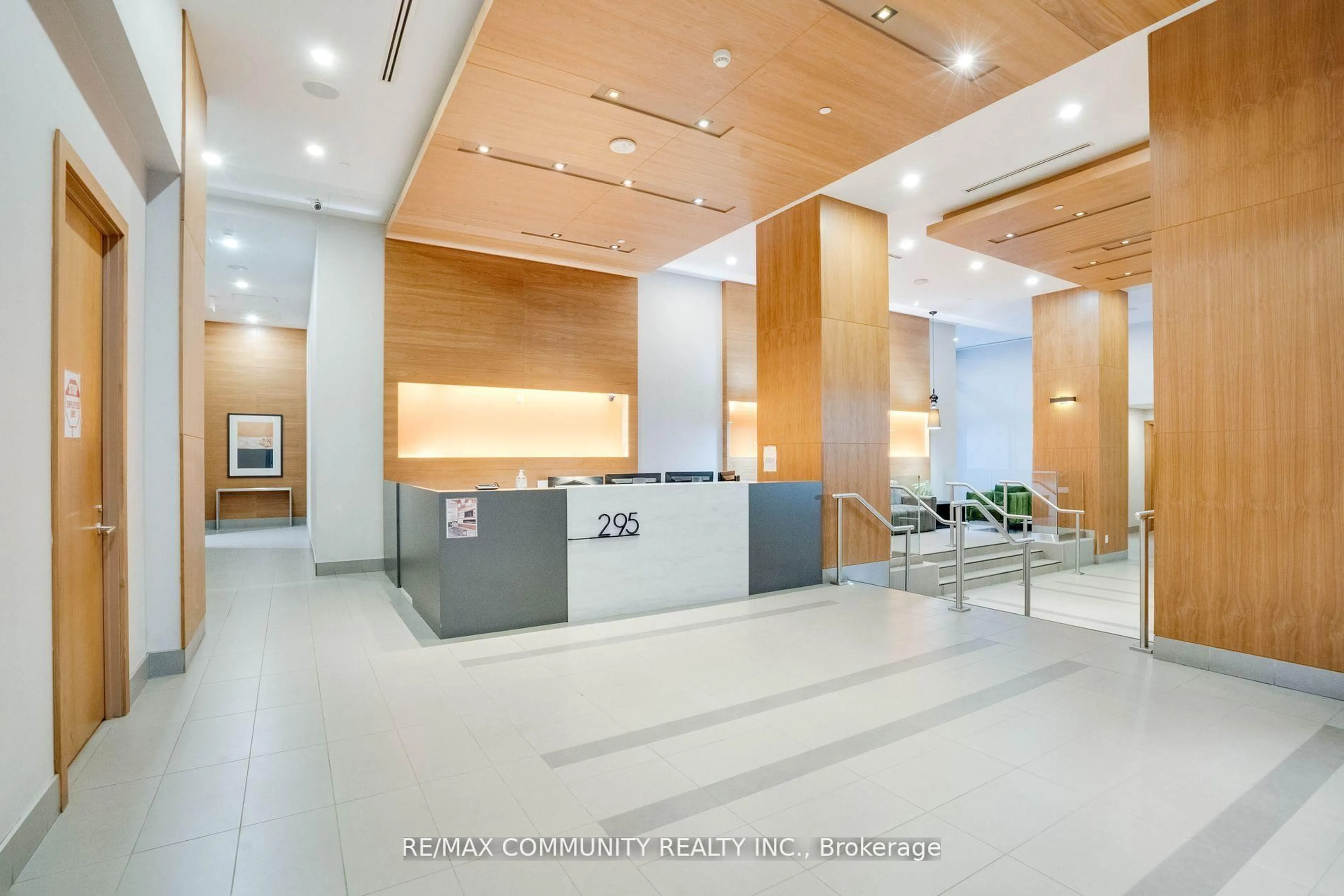Lobby for 295 Adelaide St #824, Toronto Ontario M5V 0L4
