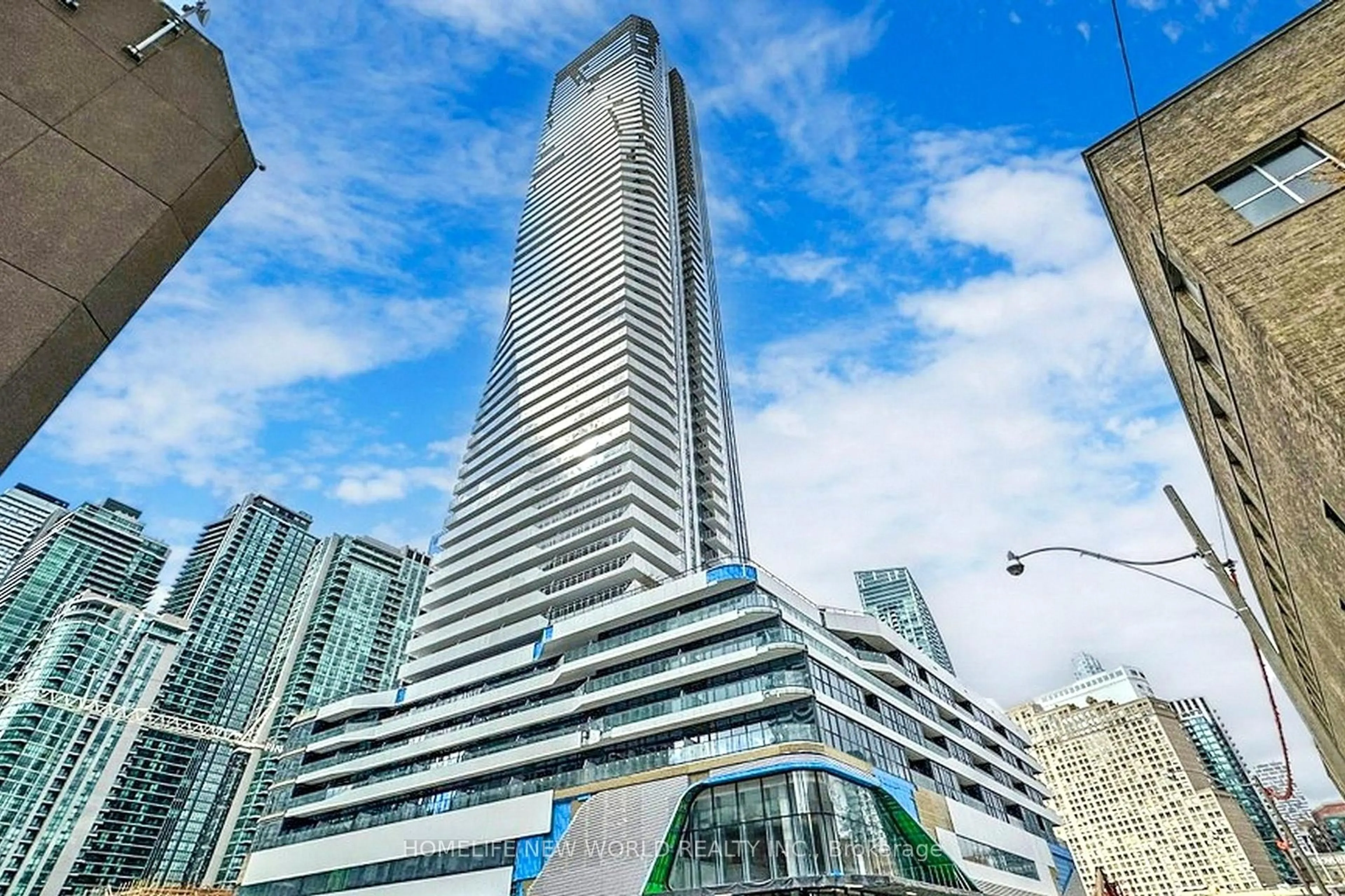 Indoor foyer for 28 Freeland St #4106, Toronto Ontario M5E 0E3