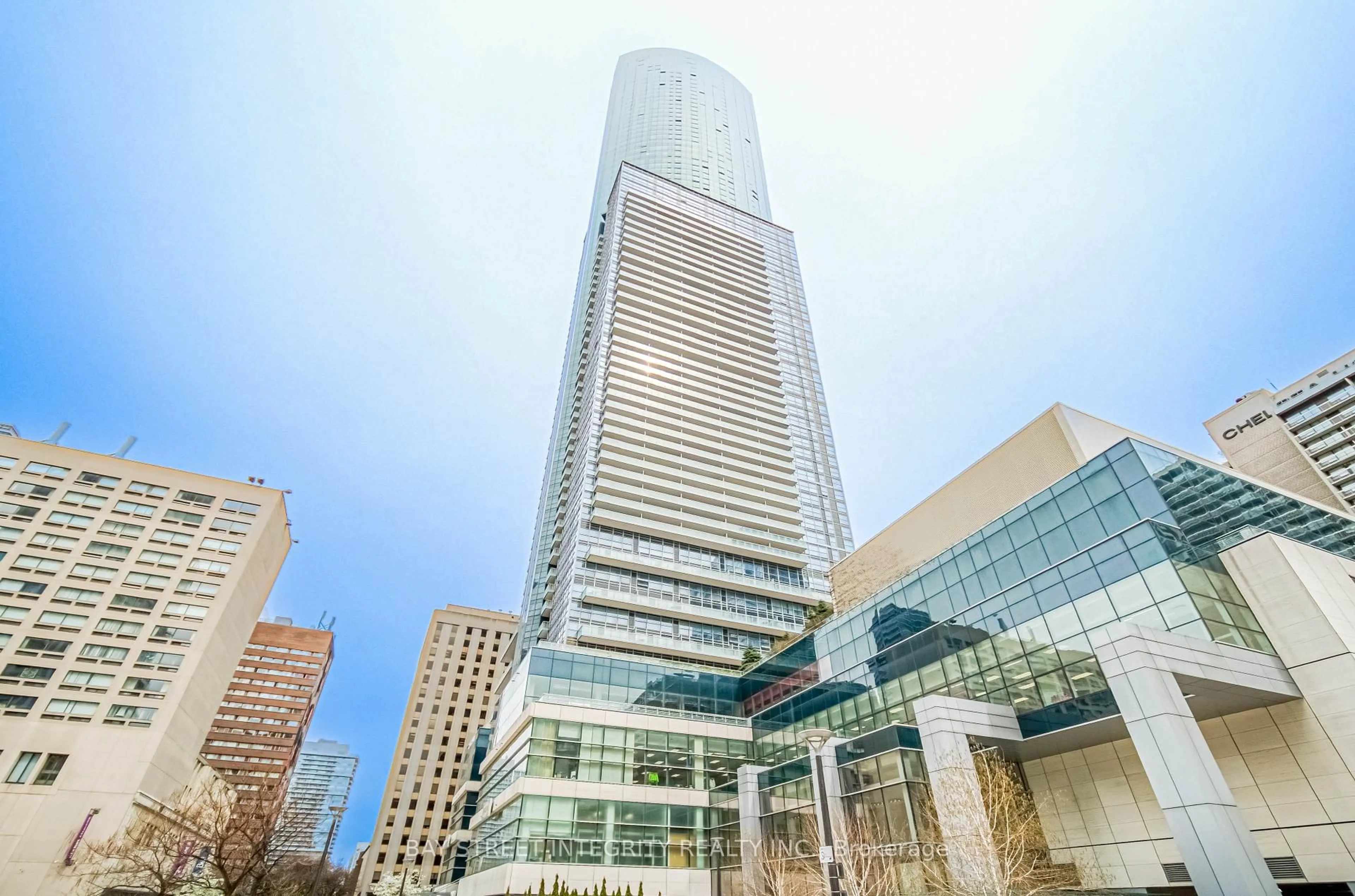 Indoor foyer for 386 Yonge St #3414, Toronto Ontario M5B 0A5