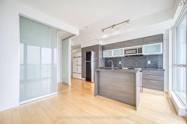 Additional property image - 386 Yonge St Unit 3414
