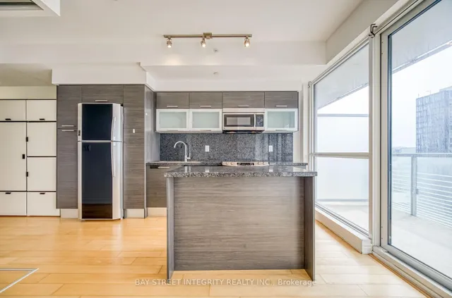 Additional property image - 386 Yonge St Unit 3414