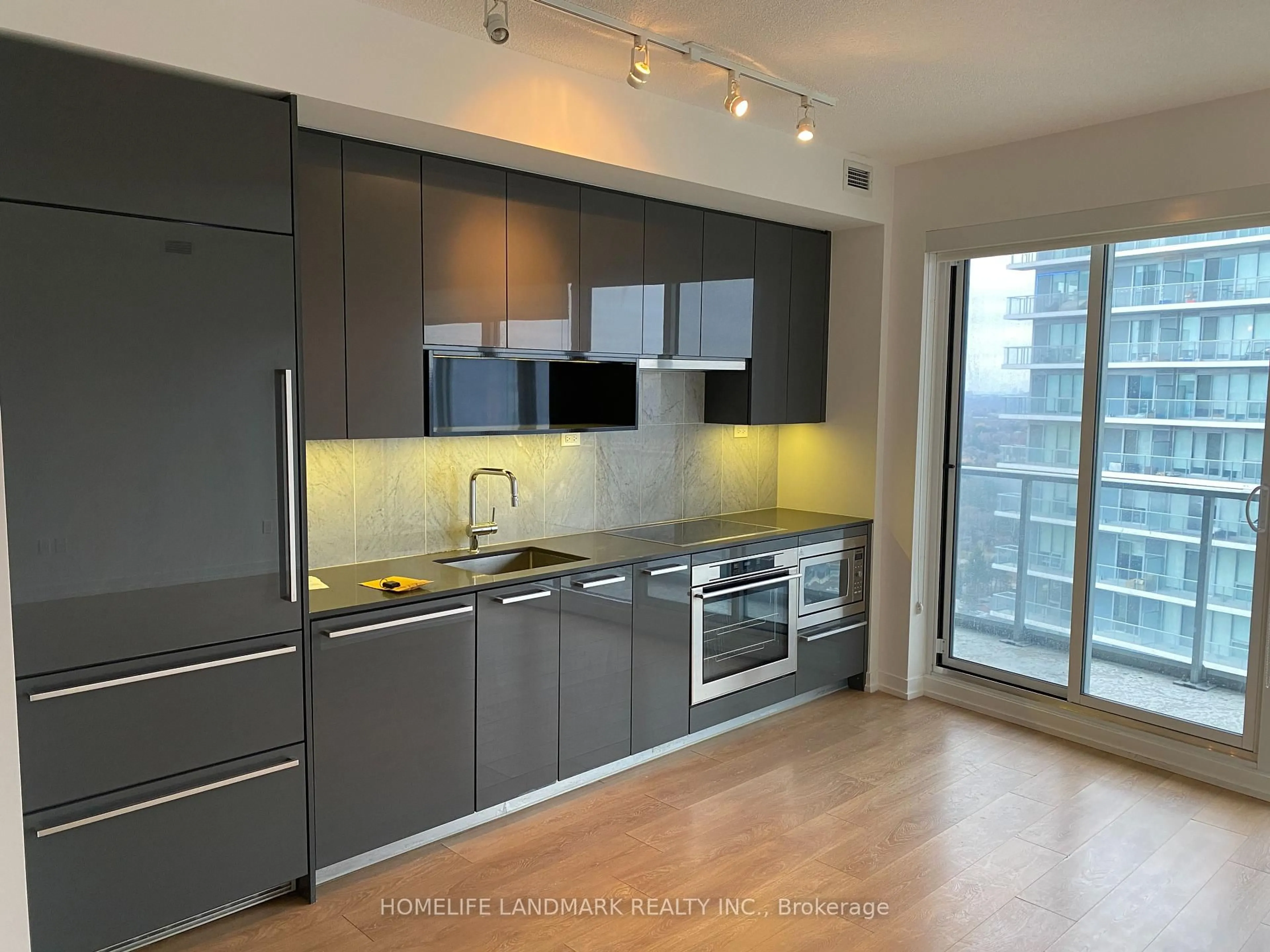 Standard kitchen, wood/laminate floor for 117 Mcmahon Dr #3606, Toronto Ontario M2K 0E4
