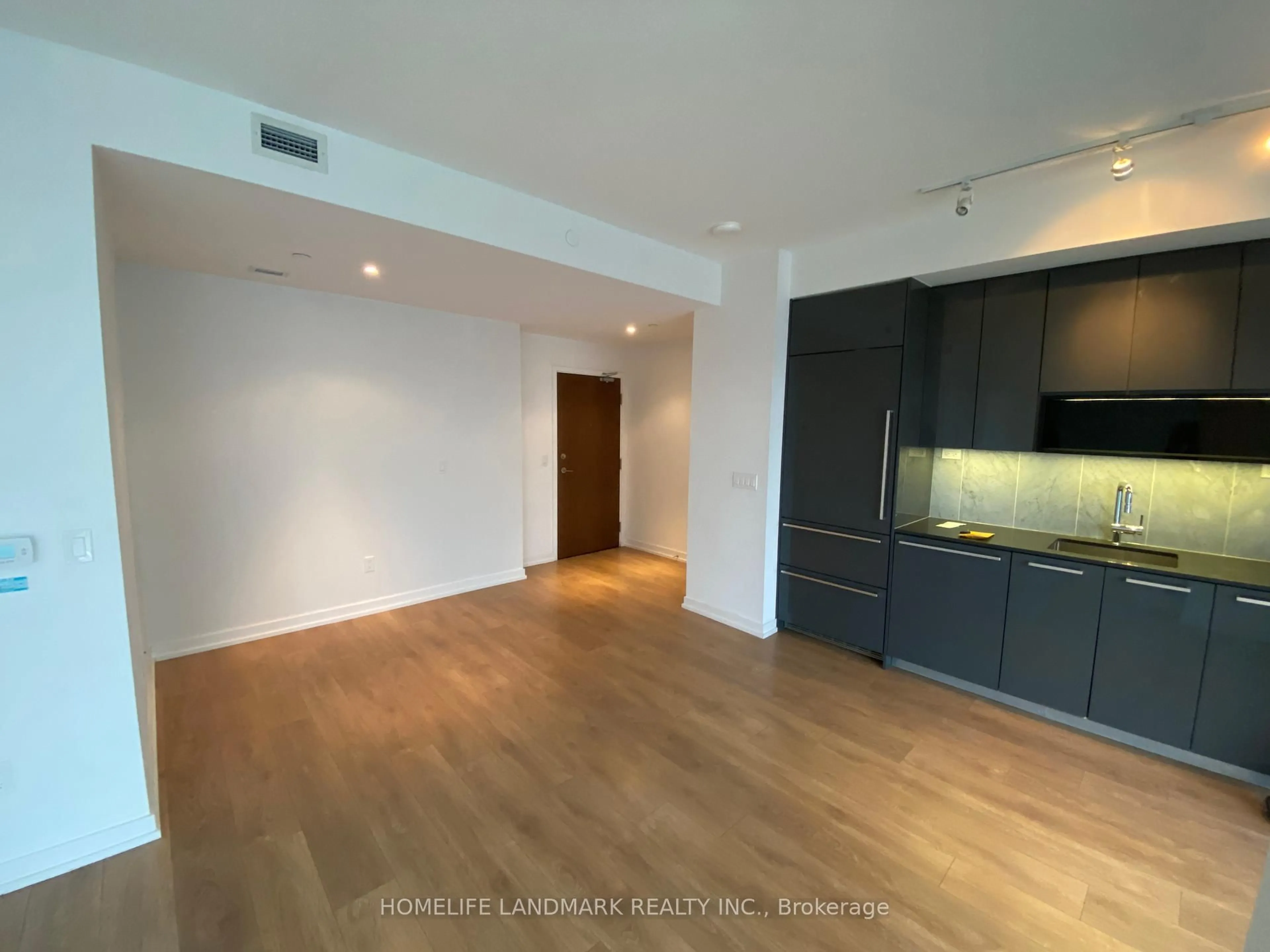 A pic of a room for 117 Mcmahon Dr #3606, Toronto Ontario M2K 0E4