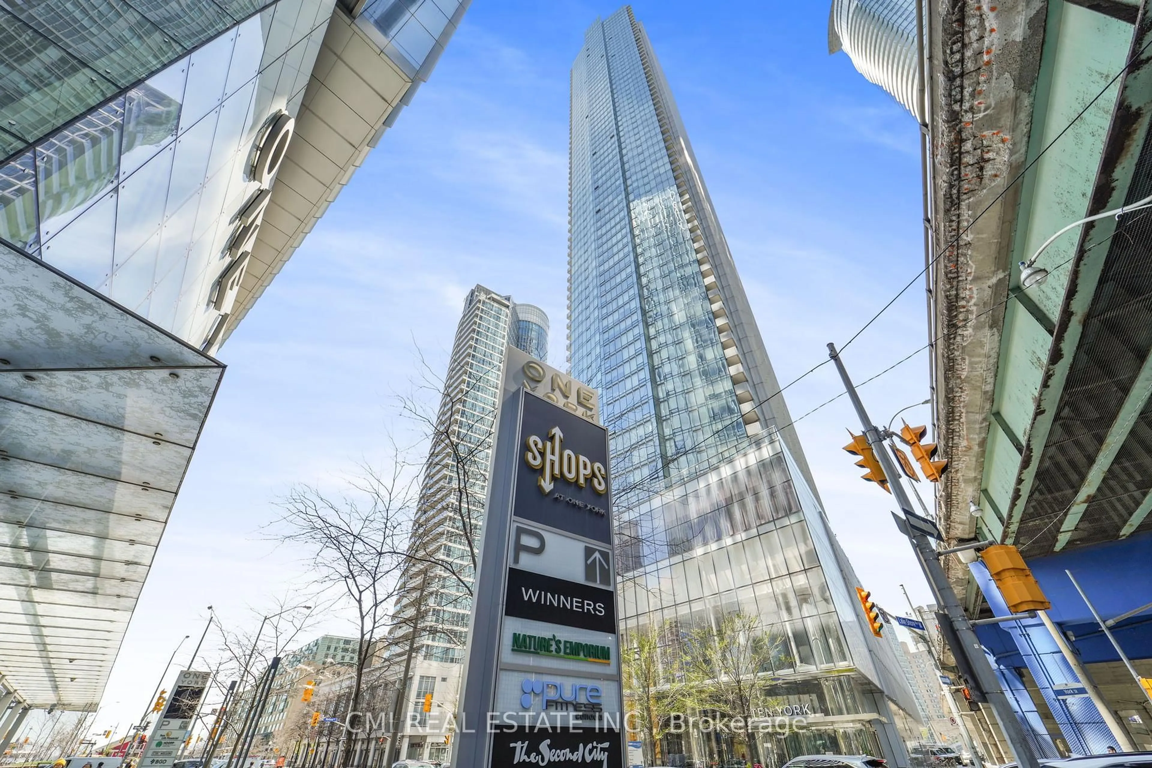 Indoor foyer for 10 York St #1109, Toronto Ontario M5J 0E1