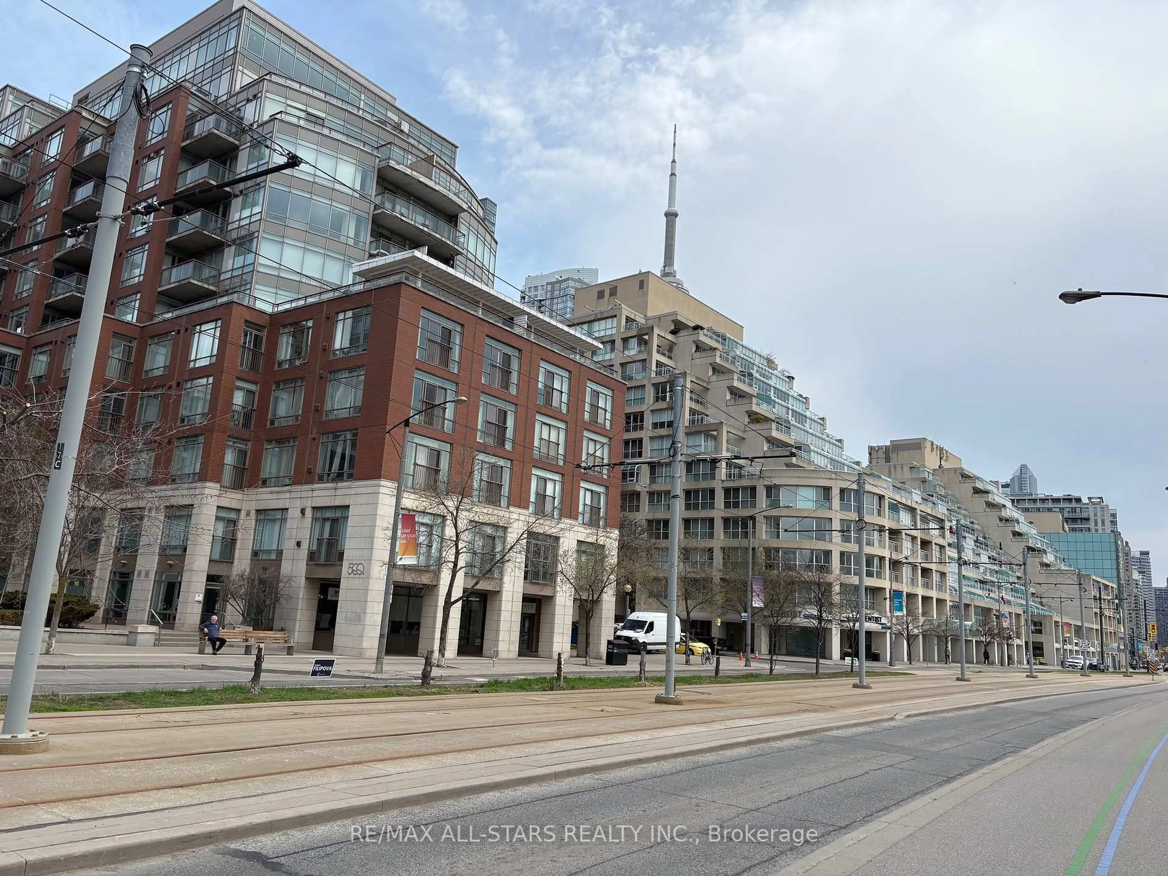 Blurry image for 500 Queens Quay N/A #412W, Toronto Ontario M5V 3K8