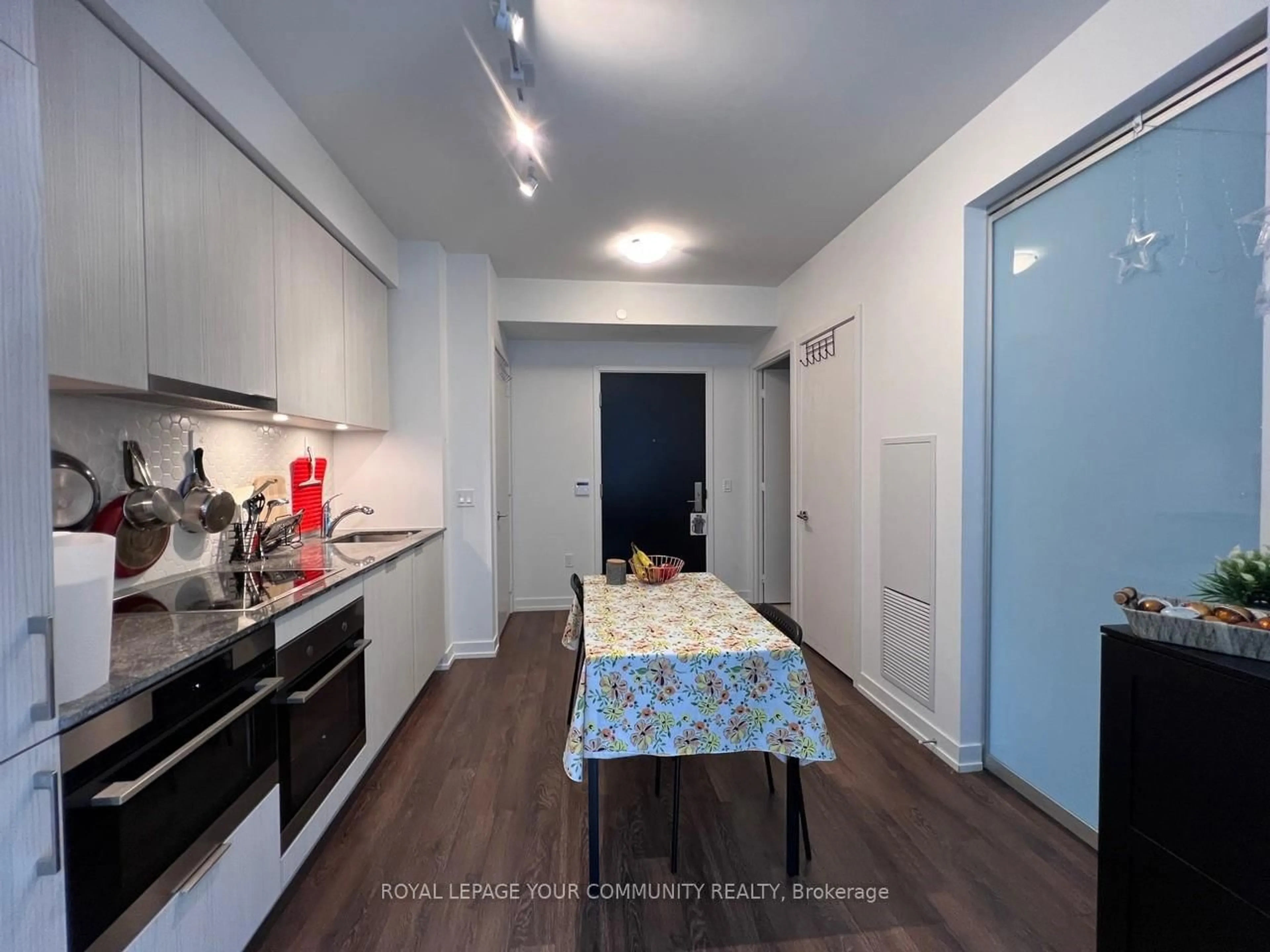 Unknown for 158 Front St #804, Toronto Ontario M5A 0K9