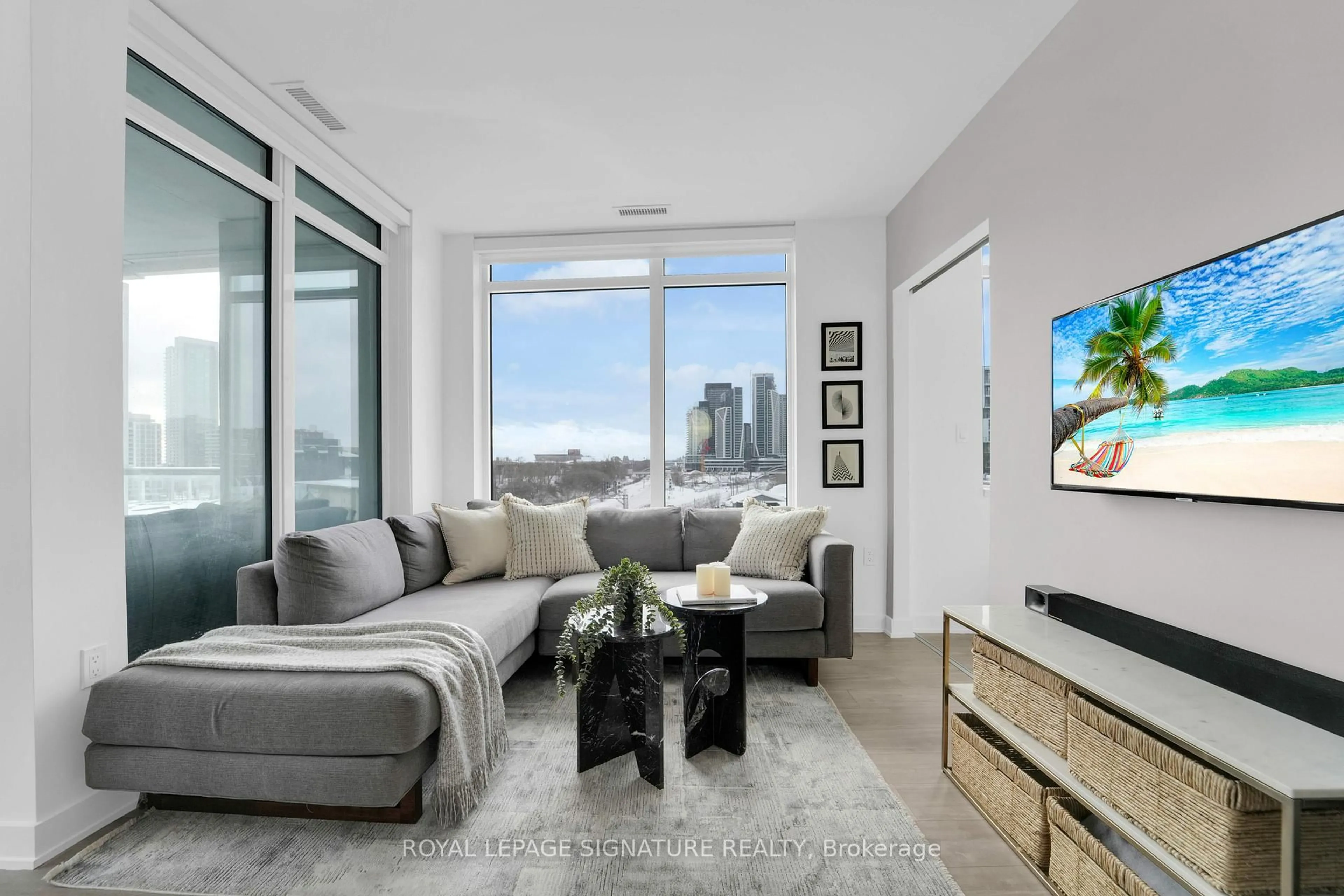Living room with furniture, unknown for 27 Bathurst St #406, Toronto Ontario M5V 0R1